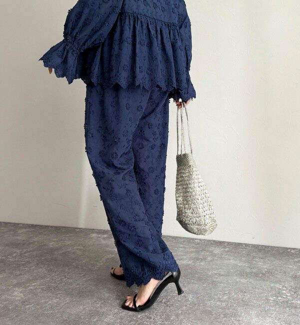 fredy emue「3D刺繍スカラップイージーパンツ」|チノ|