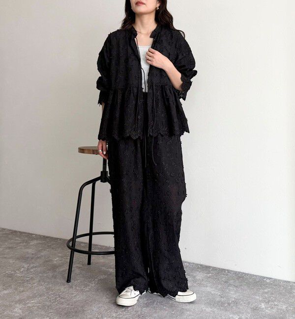 fredy emue「3D刺繍スカラップイージーパンツ」|チノ|