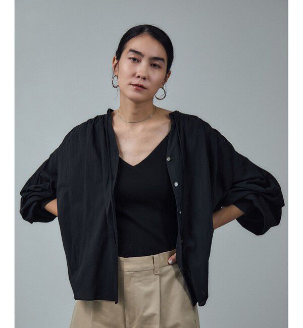 SALON adam et rope'「ボリュームスリーブVネックブラウス」|シャツ・ブラウス|ブラック(01)