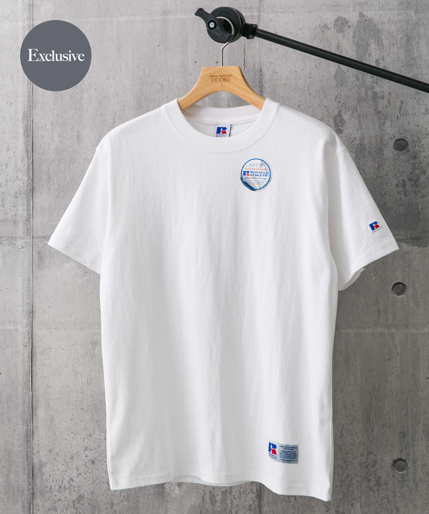 URBAN RESEARCH DOORS「『別注』RUSSELL ATHLETIC&times;DOORS　USA Cotton Basic Tee」|Tシャツ・カットソー|ホワイト