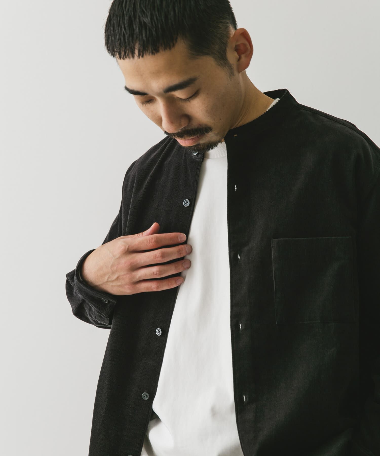 URBAN RESEARCH DOORS「『UR TECH』コーデュロイバンドカラーシャツ」|シャツ・ブラウス|