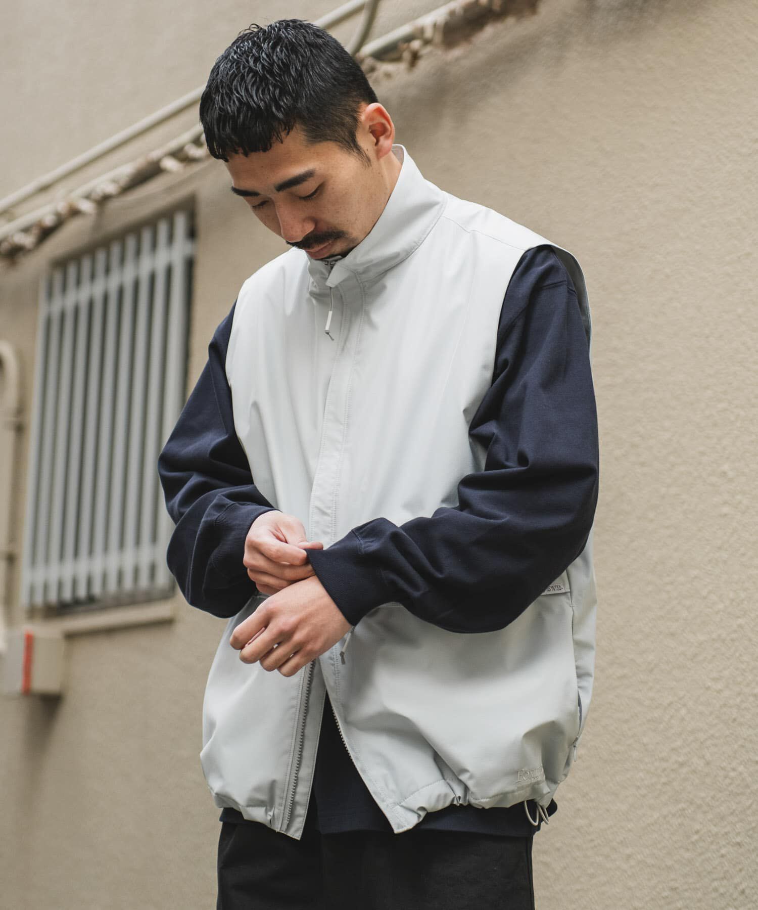URBAN RESEARCH DOORS「『別注』Foxfire&times;DOORS　ゴアテックス ベスト」|ノーカラーコート|