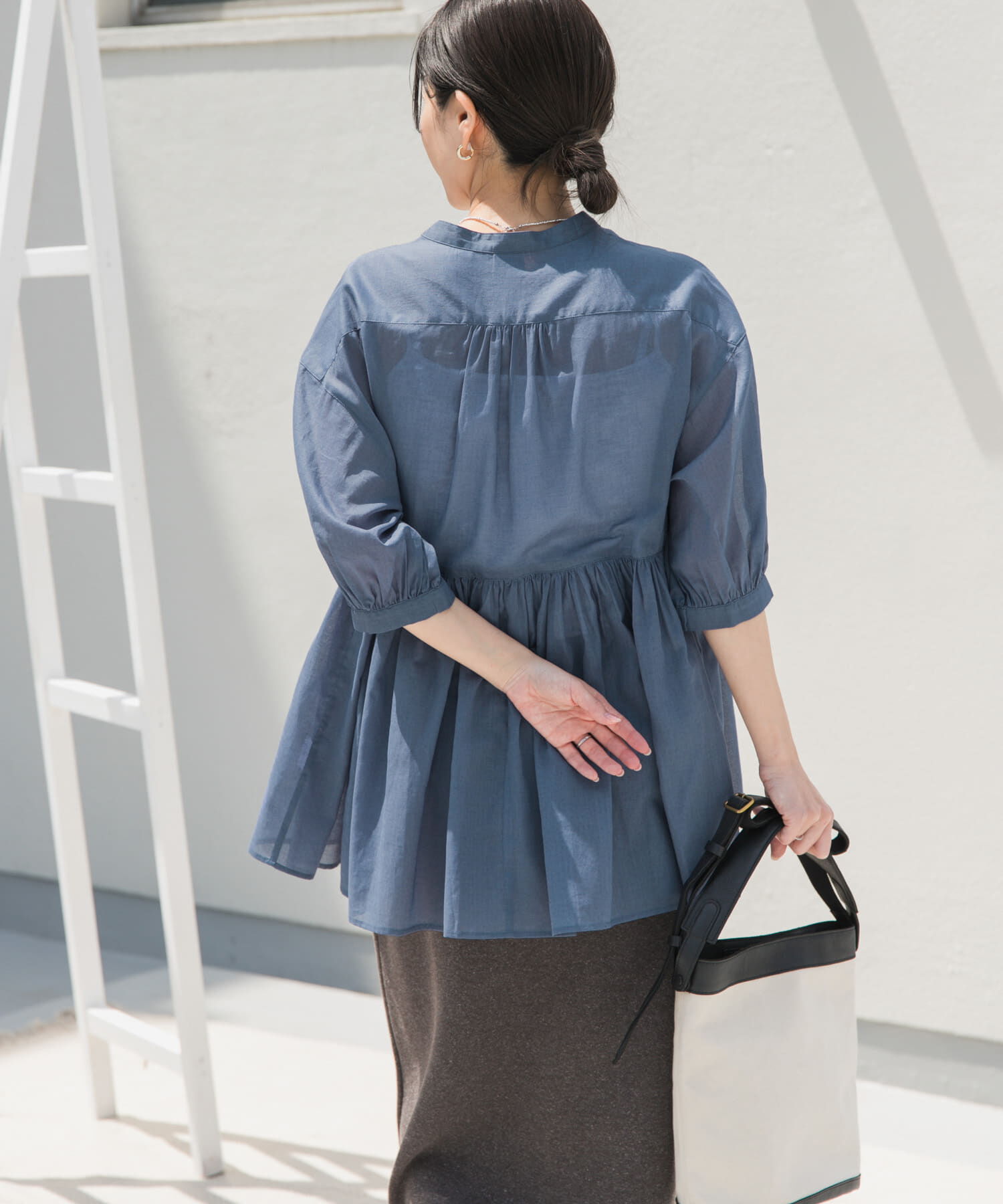 URBAN RESEARCH DOORS「『UR TECH』ボイルサイドギャザーブラウス」|シャツ・ブラウス|