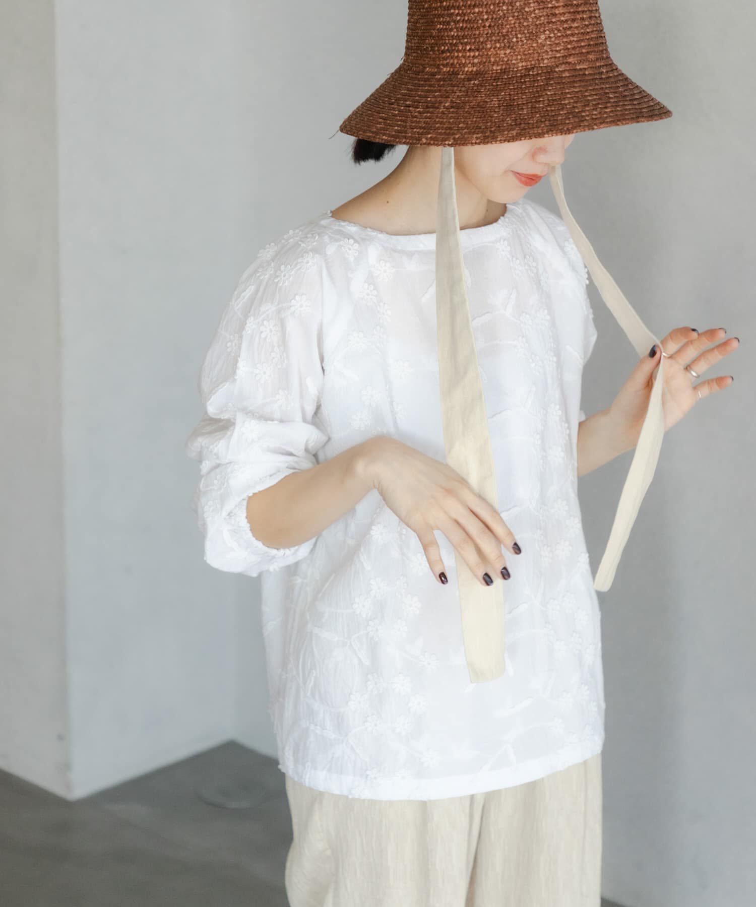 URBAN RESEARCH DOORS「立体刺繍ブラウス」|シャツ・ブラウス|