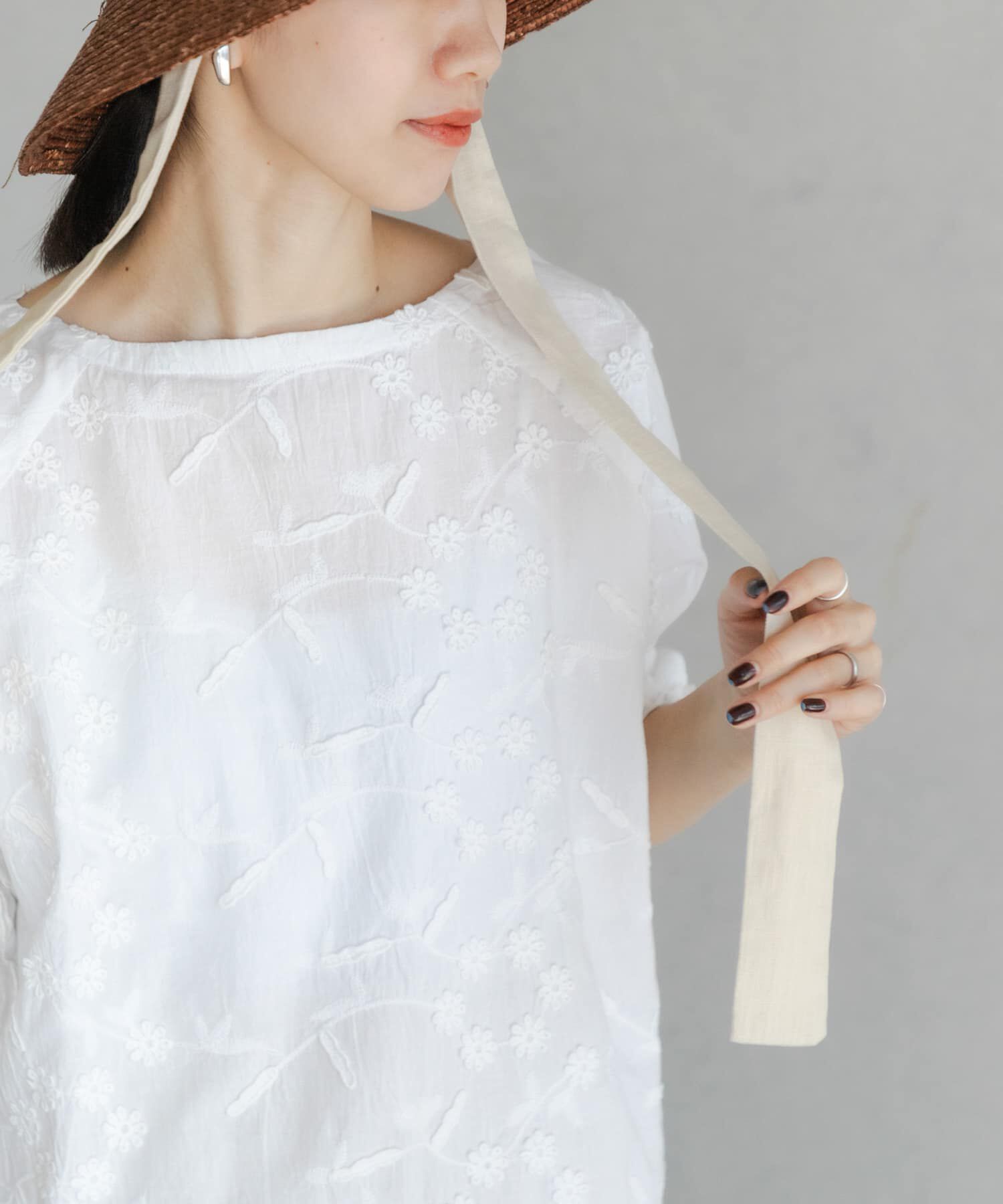 URBAN RESEARCH DOORS「立体刺繍ブラウス」|シャツ・ブラウス|
