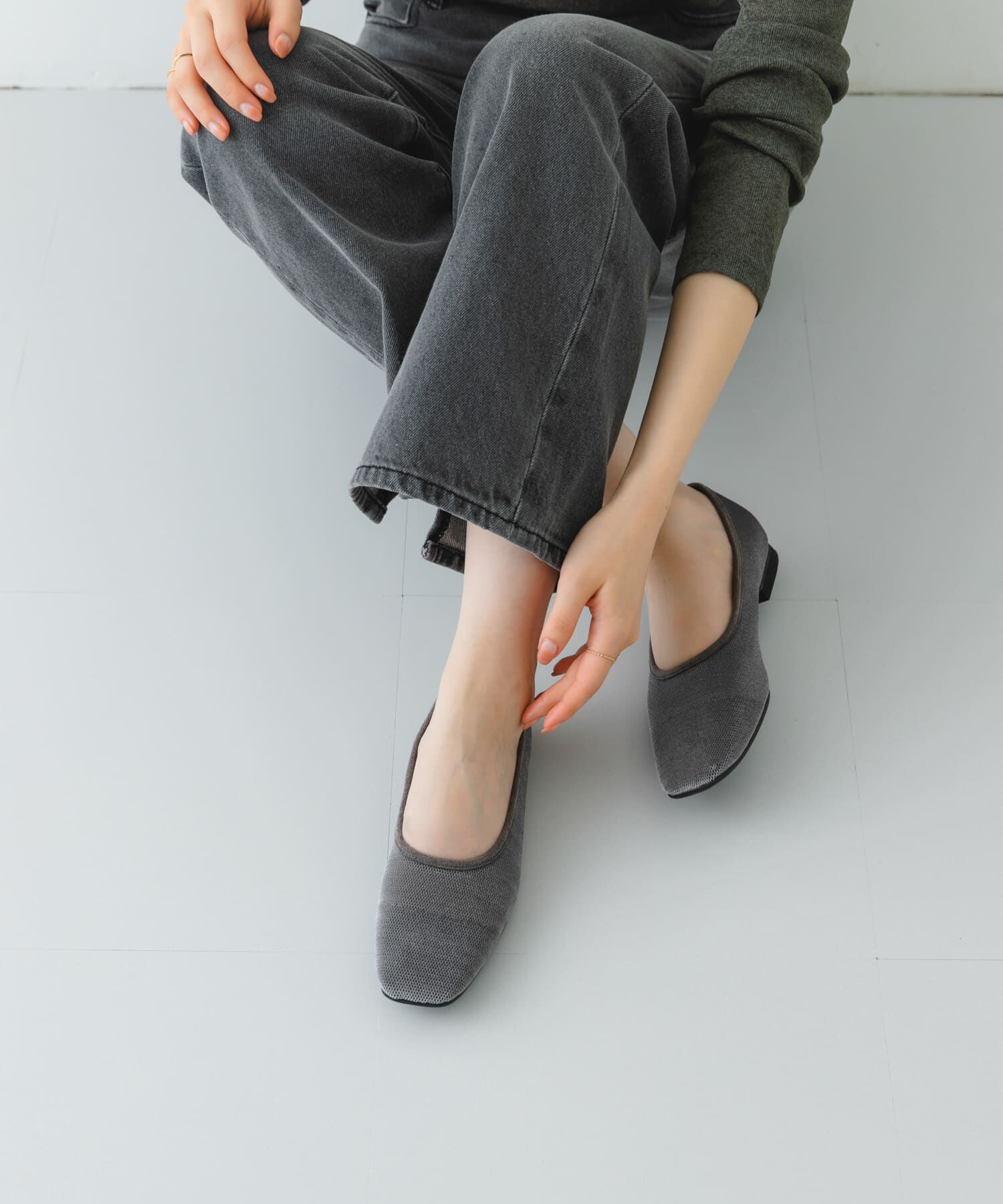 RODE SKO「『MADE IN JAPAN』スクエアベロアメッシュフラット」|バレエシューズ|グレー