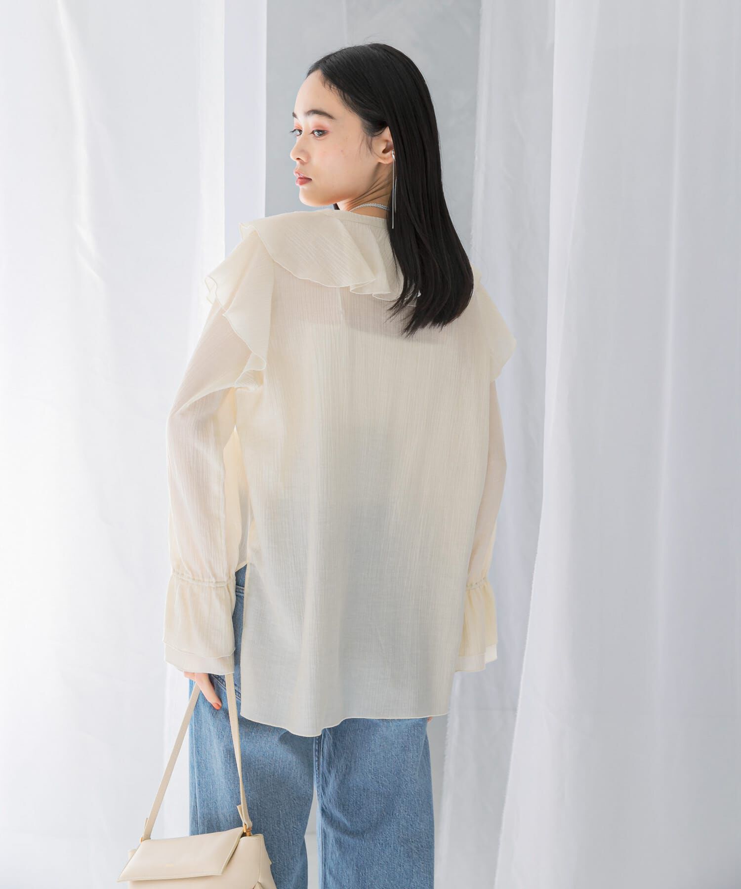 URBAN RESEARCH ROSSO「『WEB/一部店舗限定』ラッフルデザインブラウス」|シャツ・ブラウス|