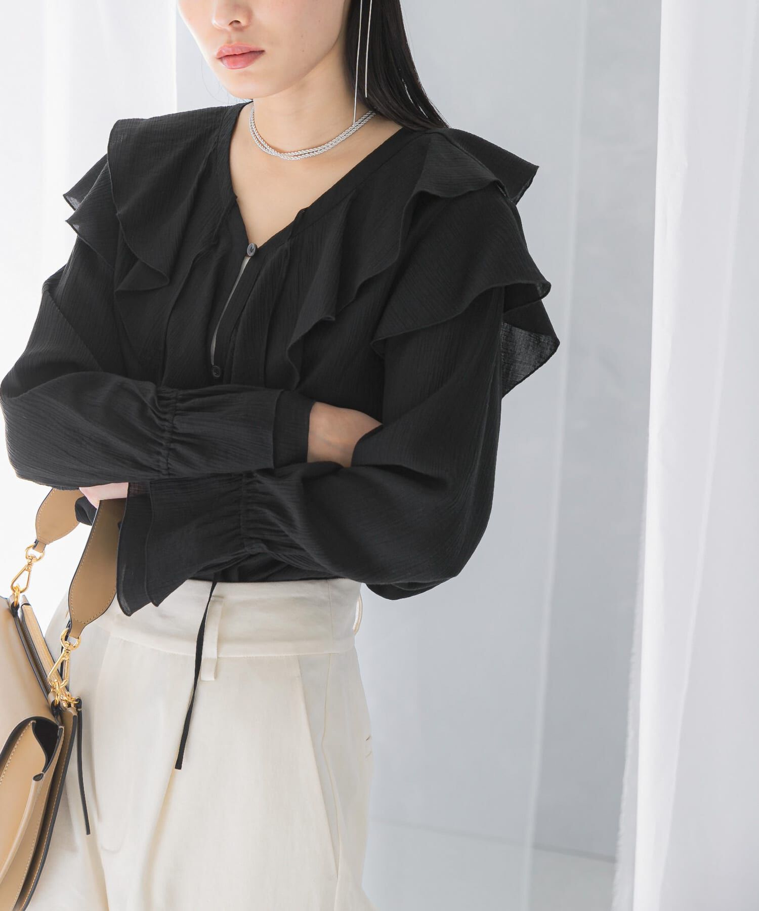 URBAN RESEARCH ROSSO「『WEB/一部店舗限定』ラッフルデザインブラウス」|シャツ・ブラウス|