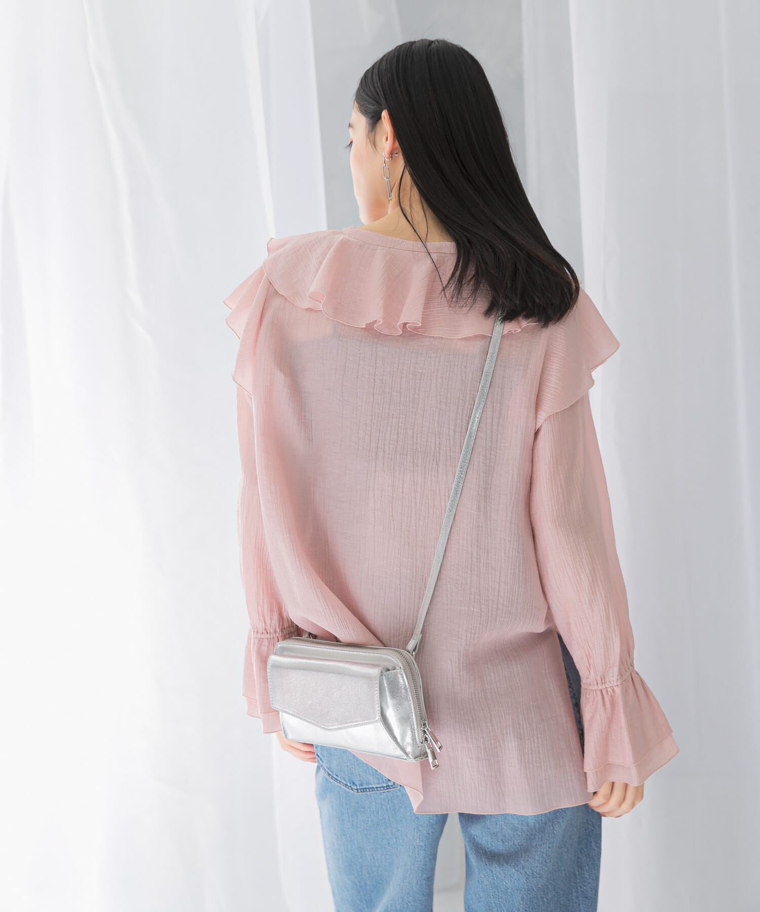 URBAN RESEARCH ROSSO「『WEB/一部店舗限定』ラッフルデザインブラウス」|シャツ・ブラウス|