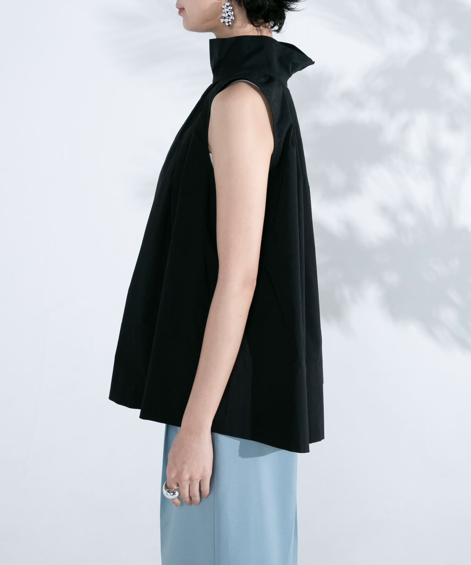 URBAN RESEARCH ROSSO「バックボタンハイネックフレアブラウス」|シャツ・ブラウス|