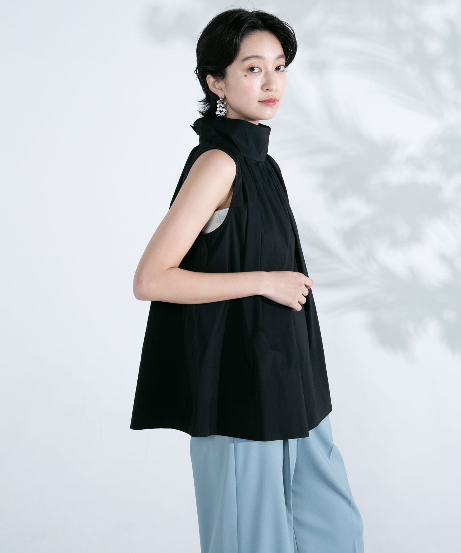 URBAN RESEARCH ROSSO「バックボタンハイネックフレアブラウス」|シャツ・ブラウス|