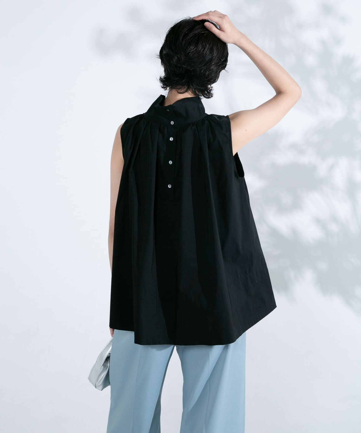 URBAN RESEARCH ROSSO「バックボタンハイネックフレアブラウス」|シャツ・ブラウス|