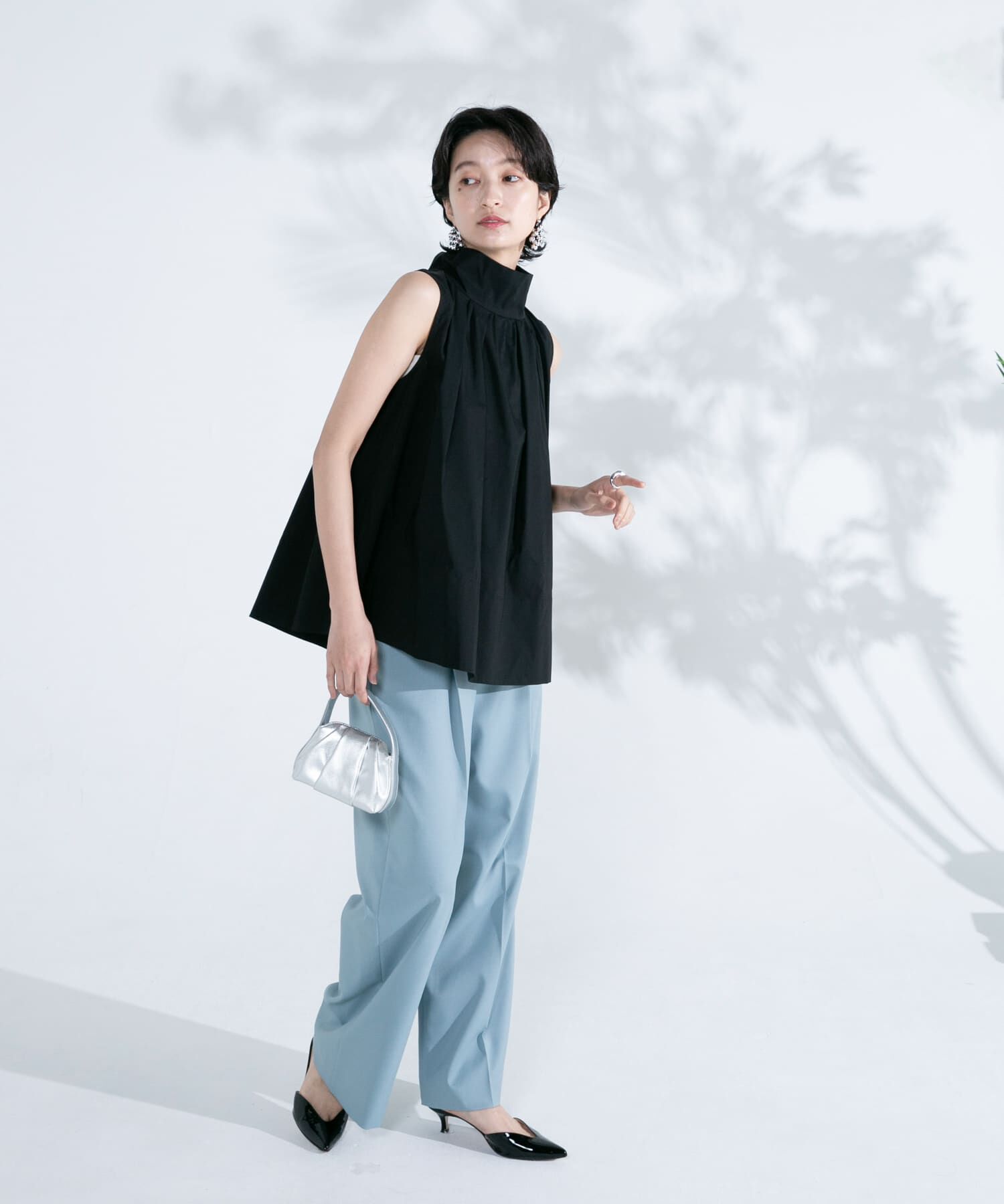 URBAN RESEARCH ROSSO「バックボタンハイネックフレアブラウス」|シャツ・ブラウス|