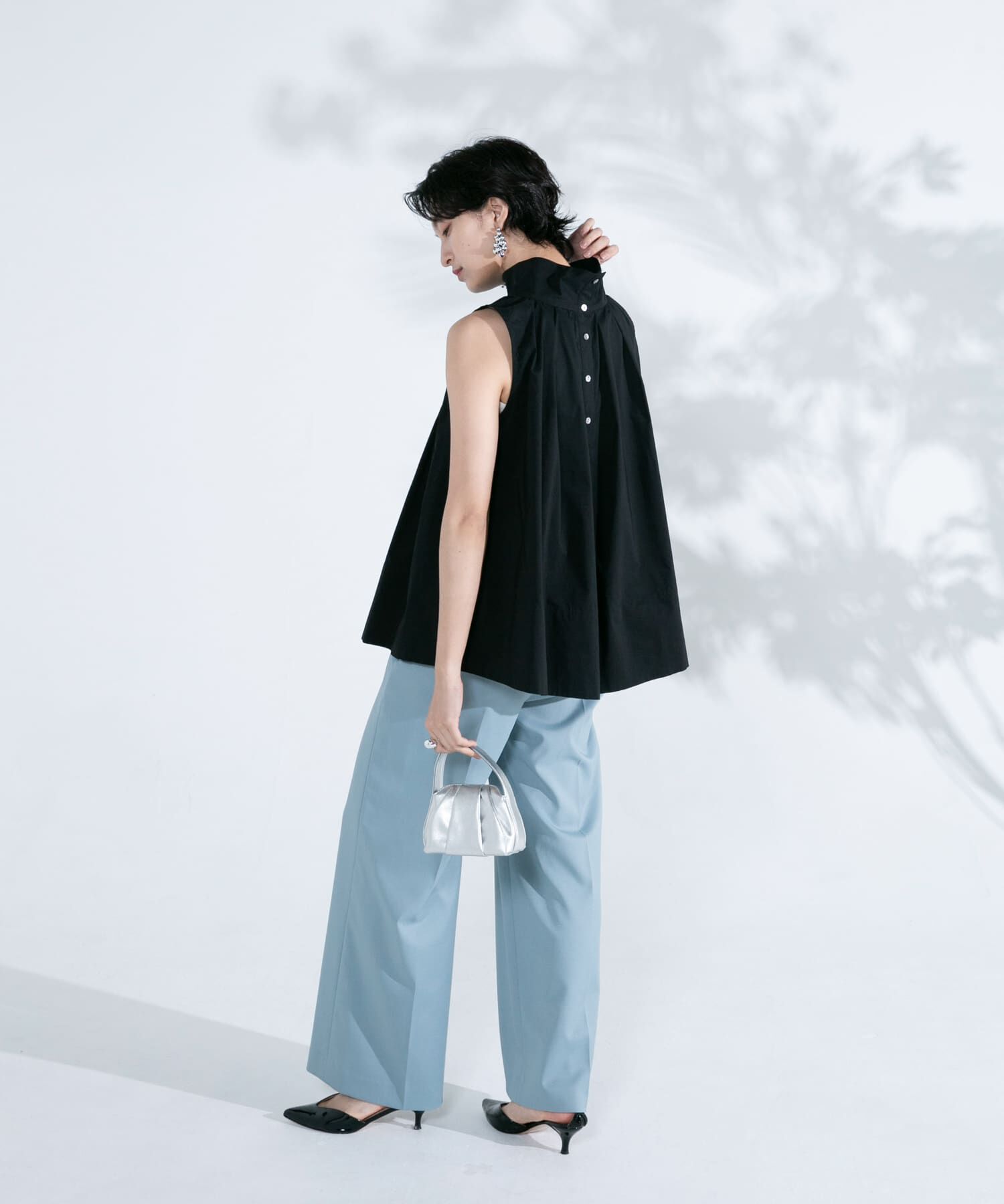 URBAN RESEARCH ROSSO「バックボタンハイネックフレアブラウス」|シャツ・ブラウス|