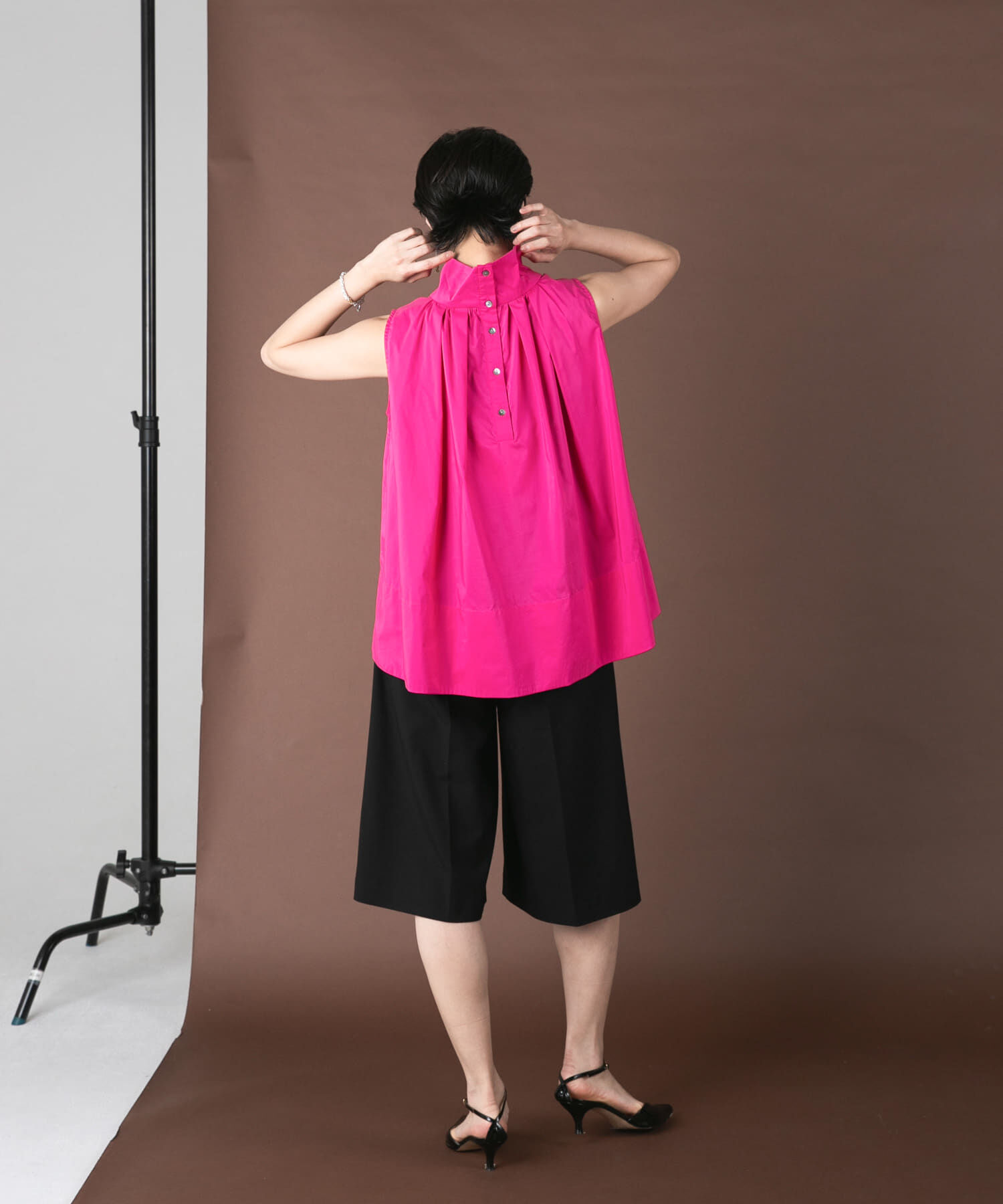 URBAN RESEARCH ROSSO「バックボタンハイネックフレアブラウス」|シャツ・ブラウス|