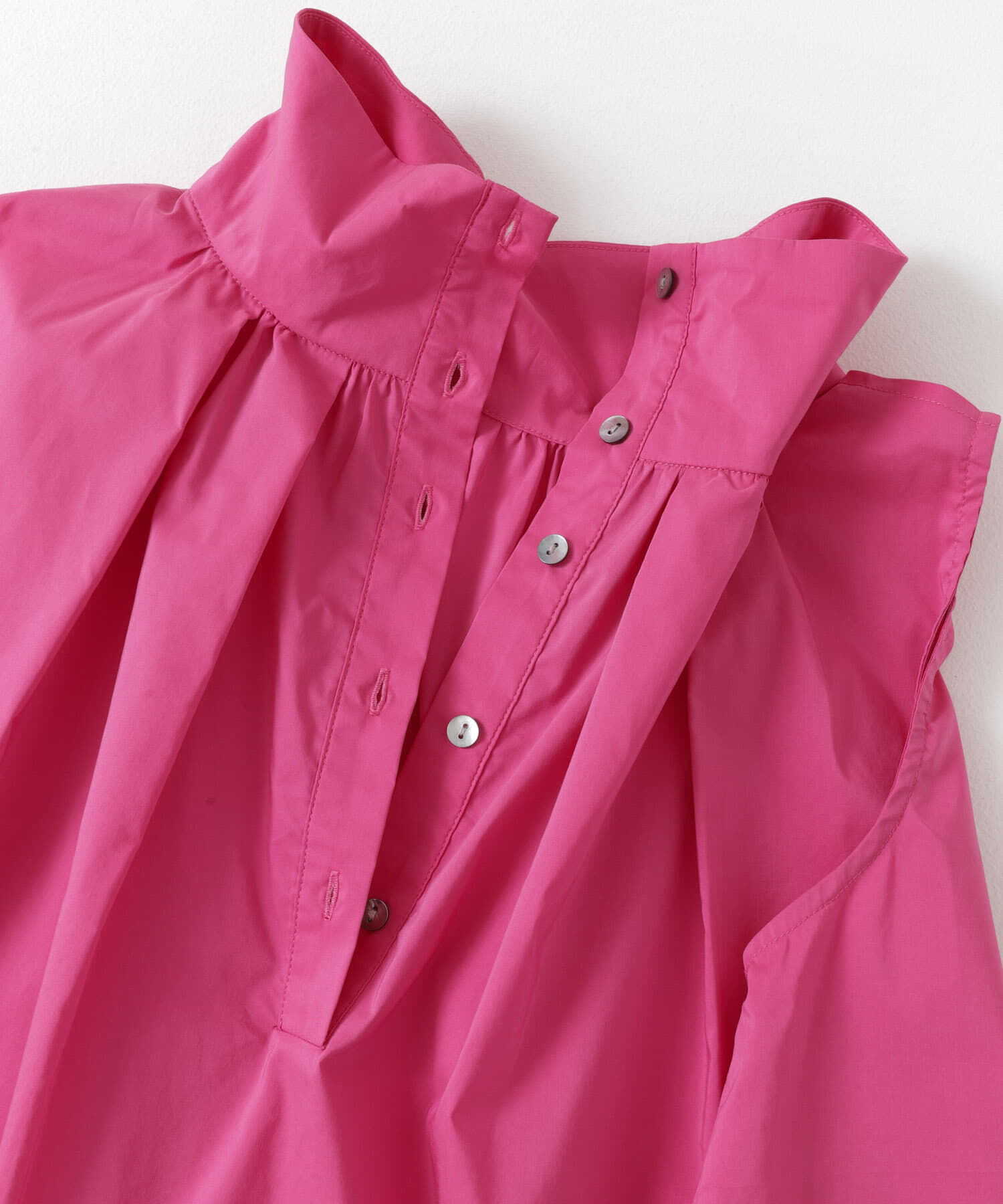 URBAN RESEARCH ROSSO「バックボタンハイネックフレアブラウス」|シャツ・ブラウス|