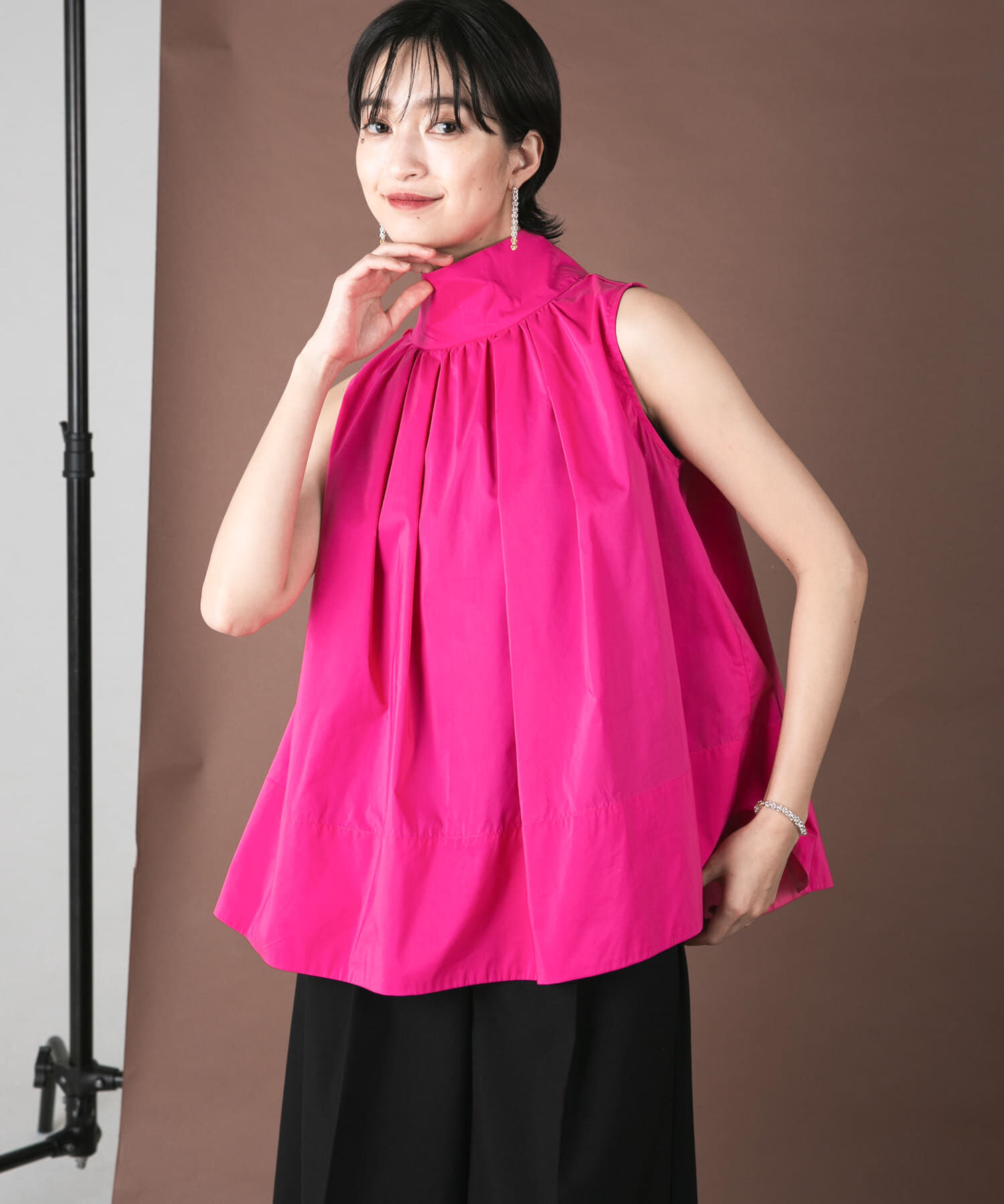 URBAN RESEARCH ROSSO「バックボタンハイネックフレアブラウス」|シャツ・ブラウス|