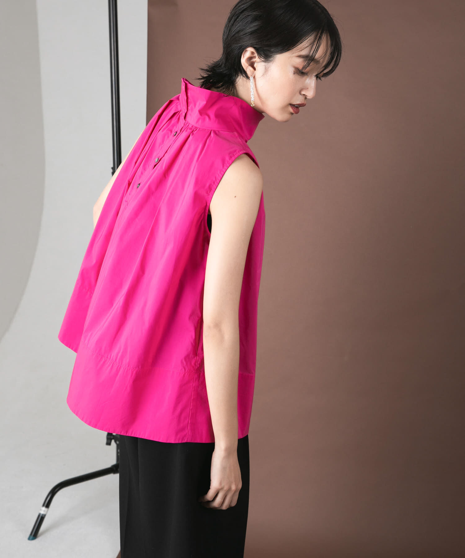 URBAN RESEARCH ROSSO「バックボタンハイネックフレアブラウス」|シャツ・ブラウス|