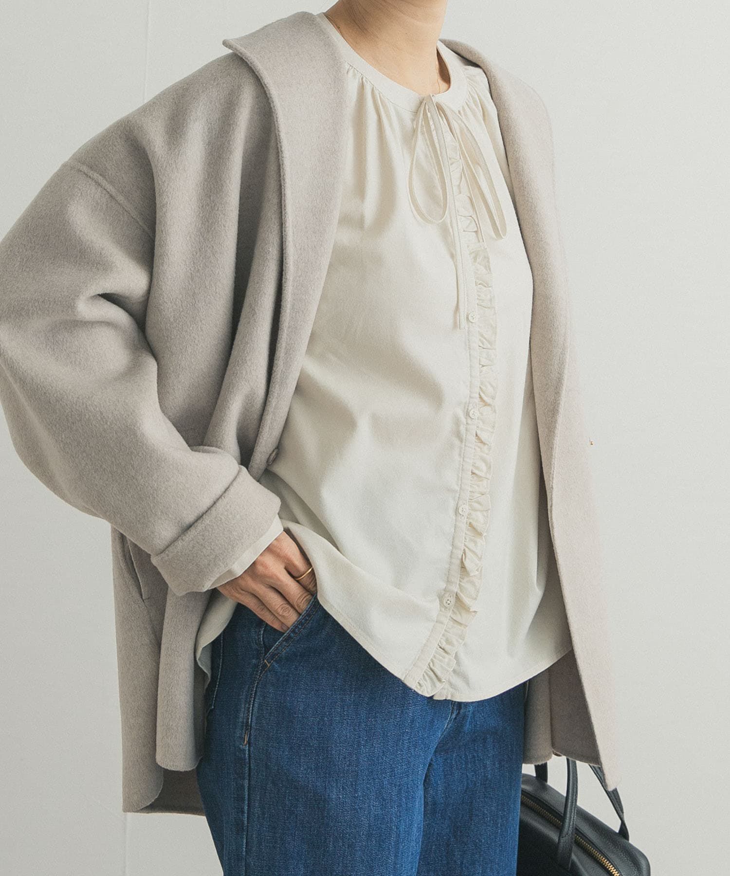 URBAN RESEARCH DOORS「『蓄熱』フリルリボンブラウス」|シャツ・ブラウス|