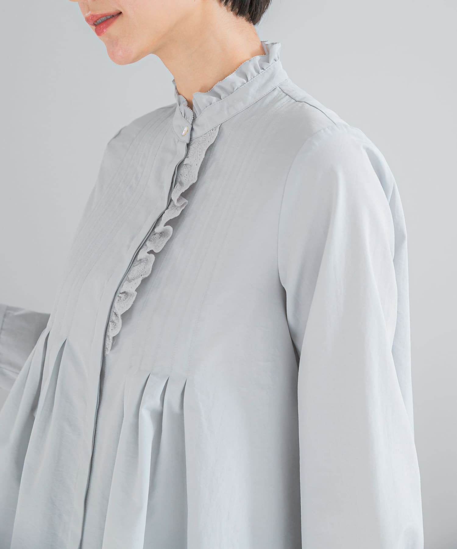 URBAN RESEARCH ROSSO「『WEB限定』フリルネックレースデザインシャツブラウス」|シャツ・ブラウス|