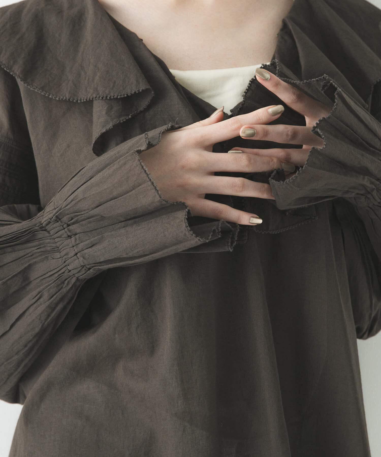 URBAN RESEARCH「コットンボイルラッフルブラウス」|シャツ・ブラウス|