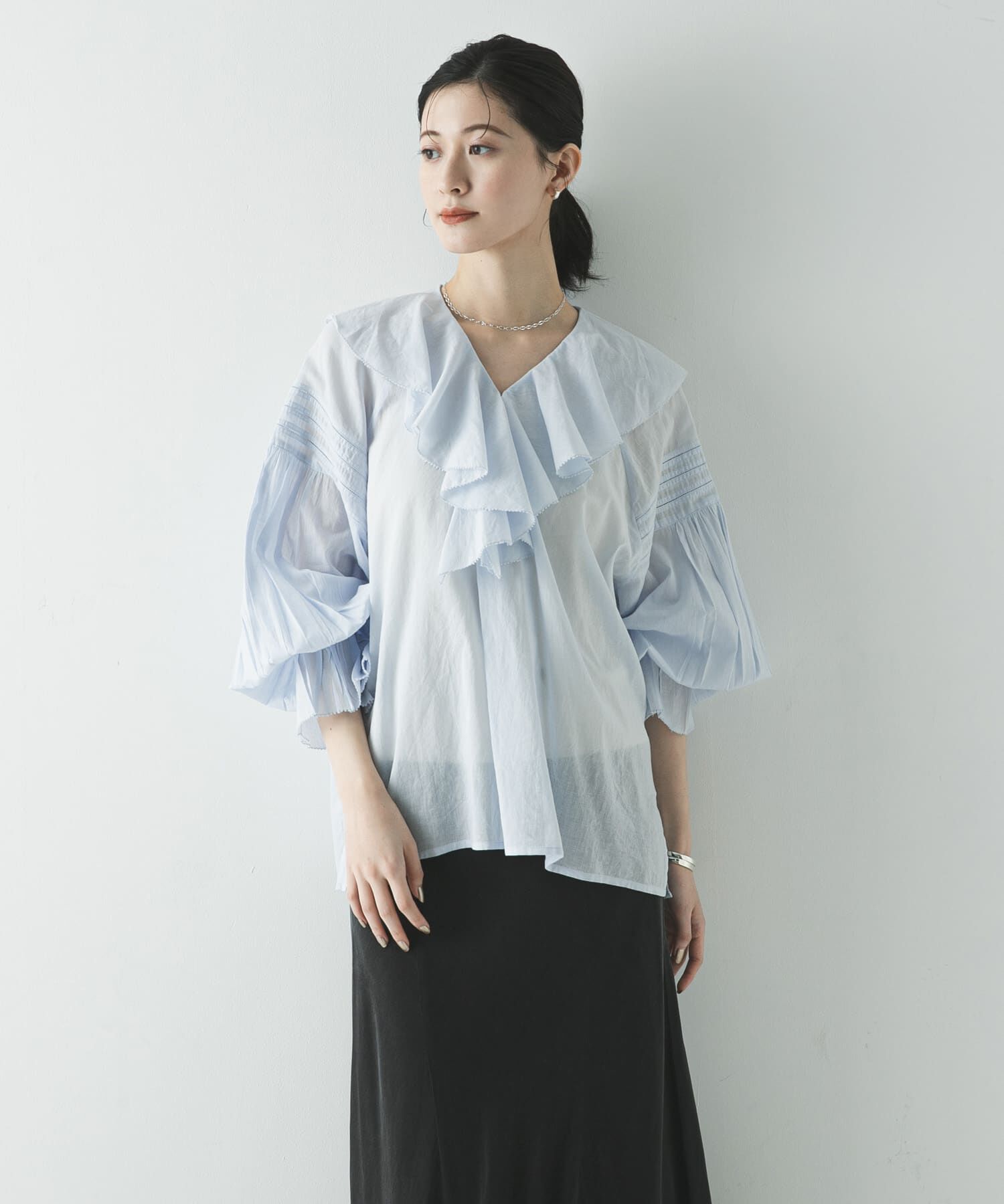 URBAN RESEARCH「コットンボイルラッフルブラウス」|シャツ・ブラウス|