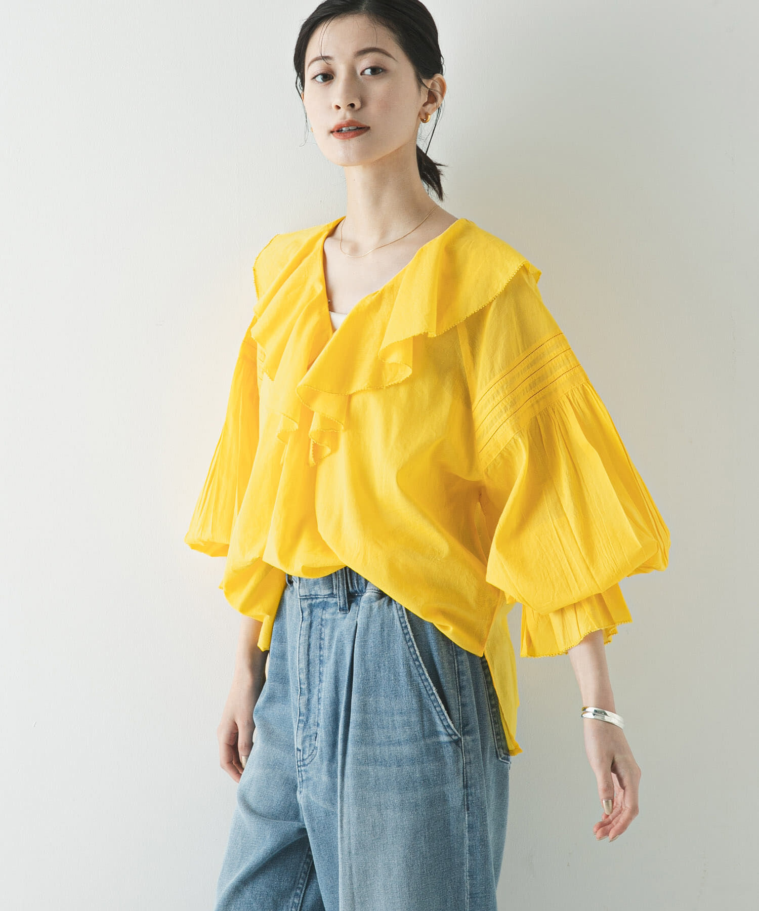 URBAN RESEARCH「コットンボイルラッフルブラウス」|シャツ・ブラウス|