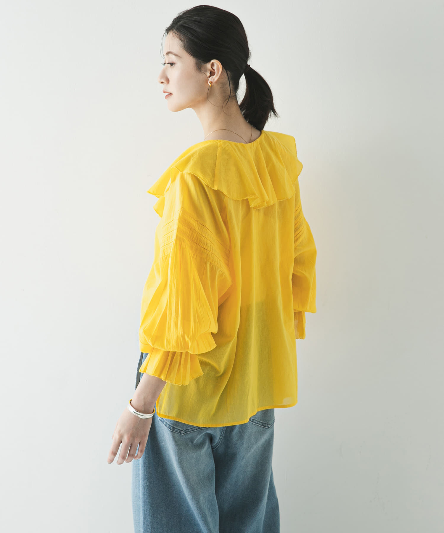 URBAN RESEARCH「コットンボイルラッフルブラウス」|シャツ・ブラウス|