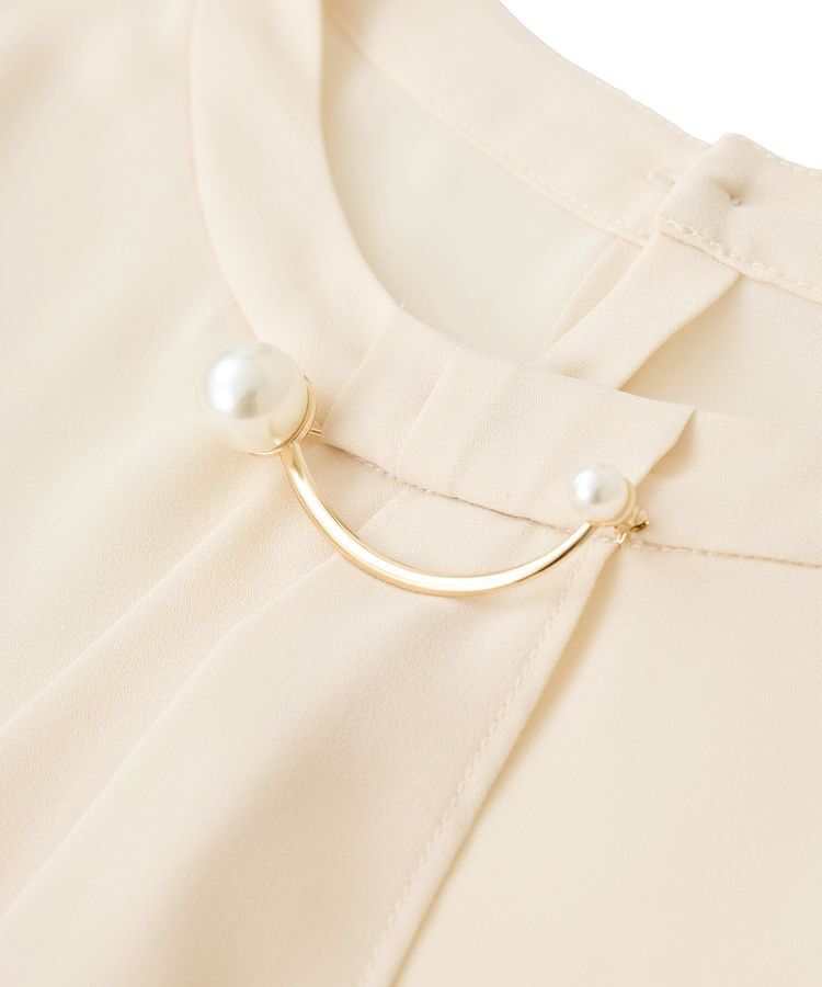 YECCA VECCA「パールブローチ付きボウタイブラウス」|シャツ・ブラウス|