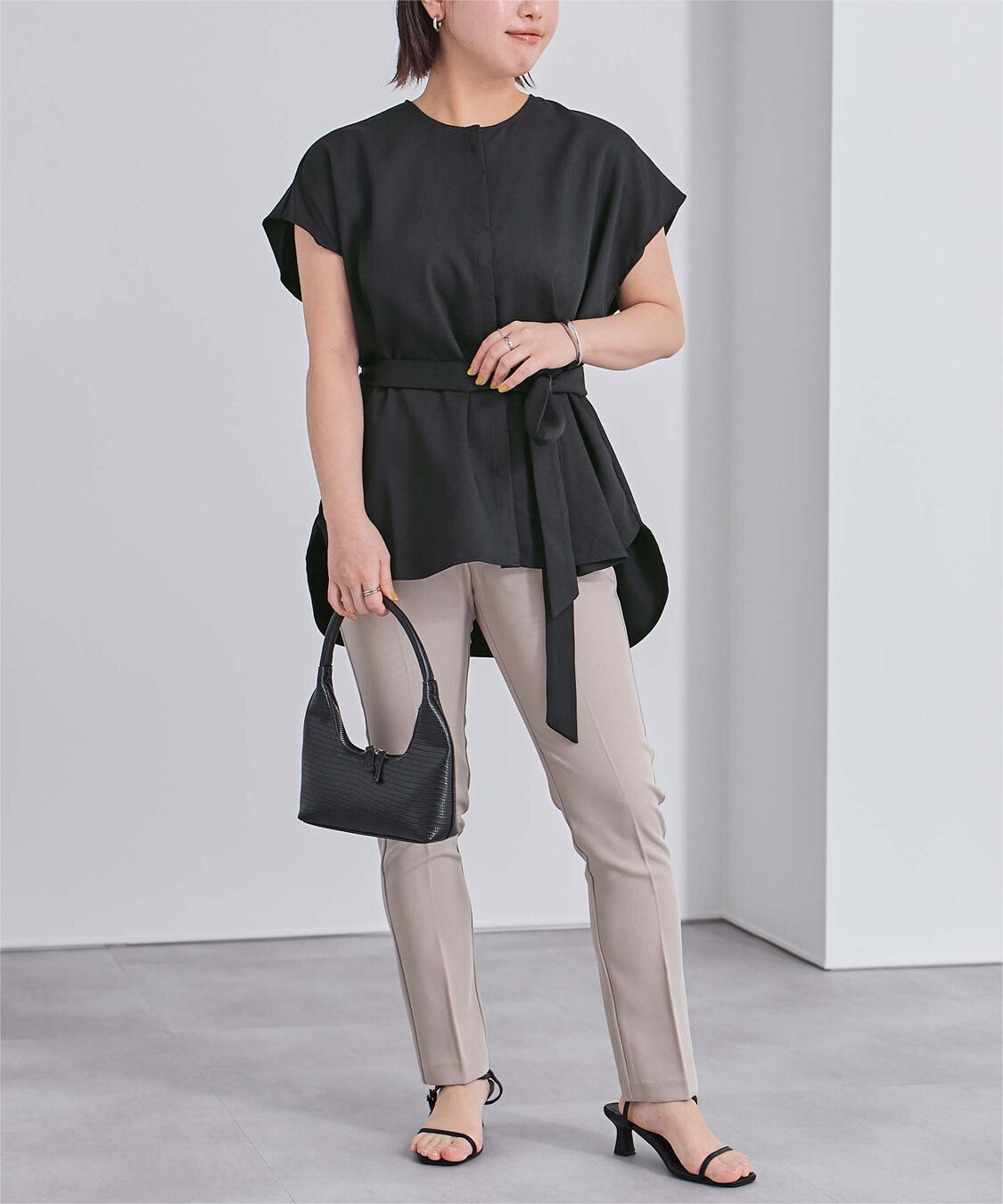 ur's「フレンチスリーブショルダータックノーカラーブラウス」|シャツ・ブラウス|