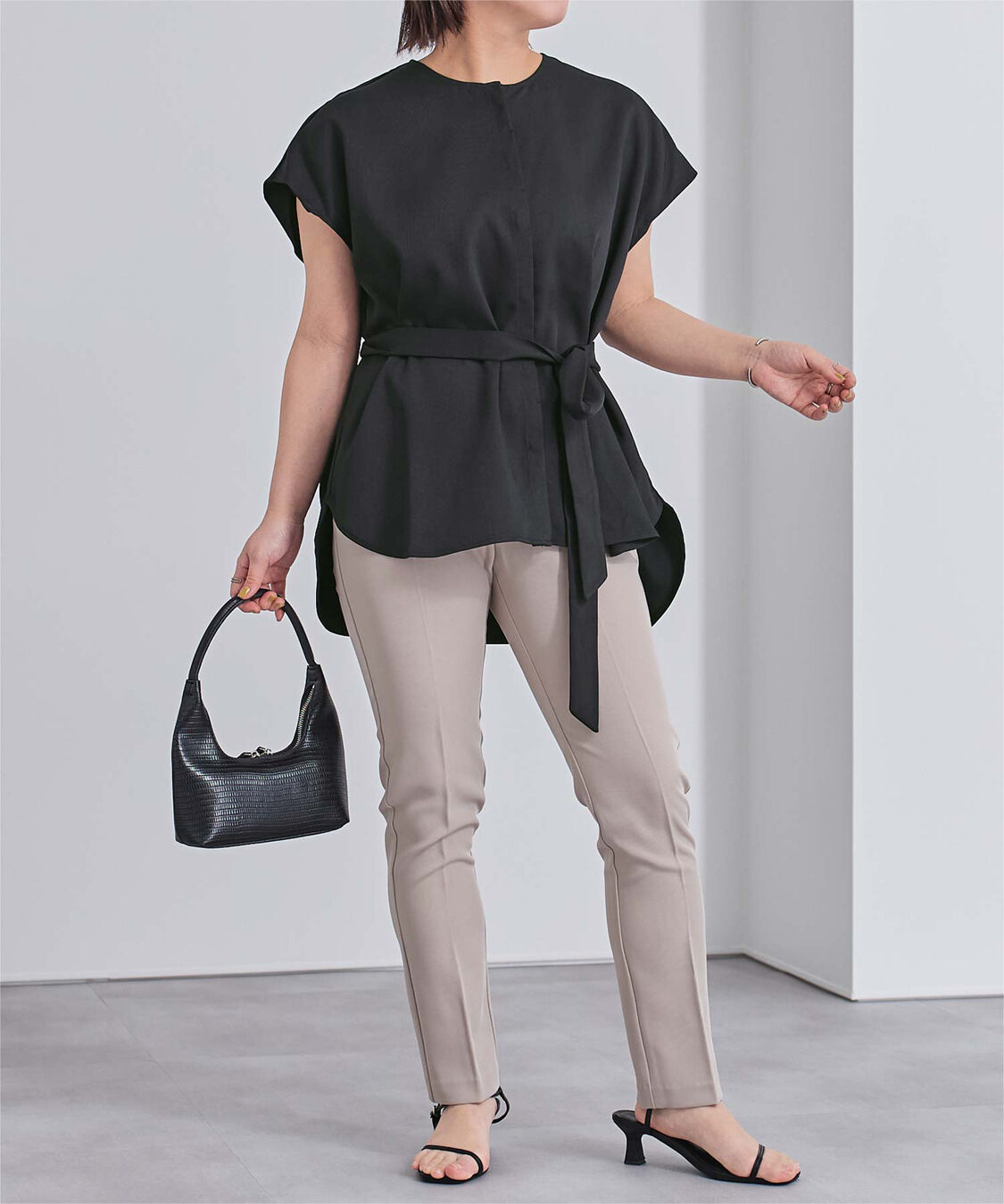 ur's「フレンチスリーブショルダータックノーカラーブラウス」|シャツ・ブラウス|