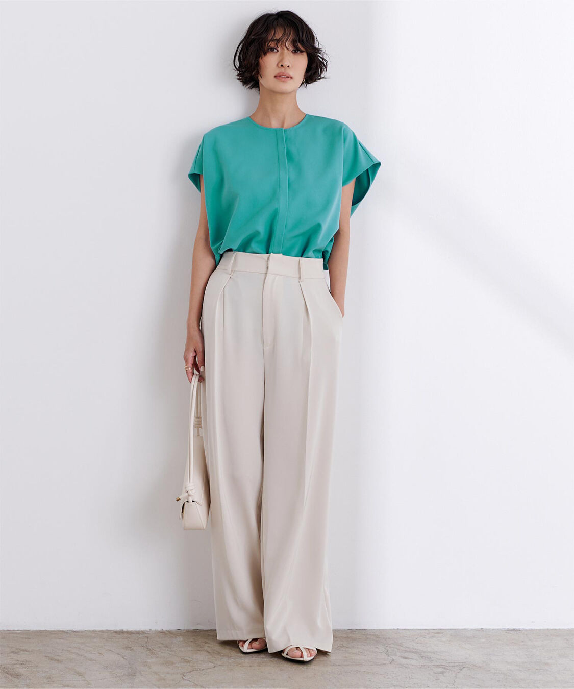 ur's「フレンチスリーブショルダータックノーカラーブラウス」|シャツ・ブラウス|ターコイズブルー