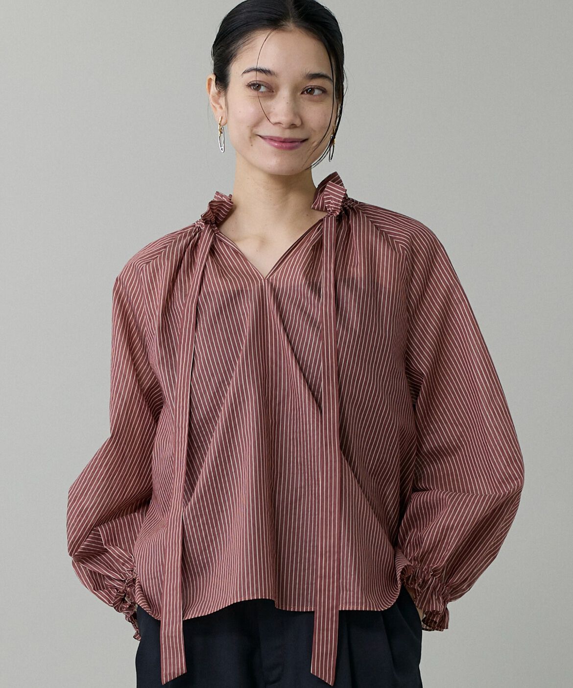INED「シャドーボーダーフリルボウタイブラウス」|シャツ・ブラウス|レンガ2