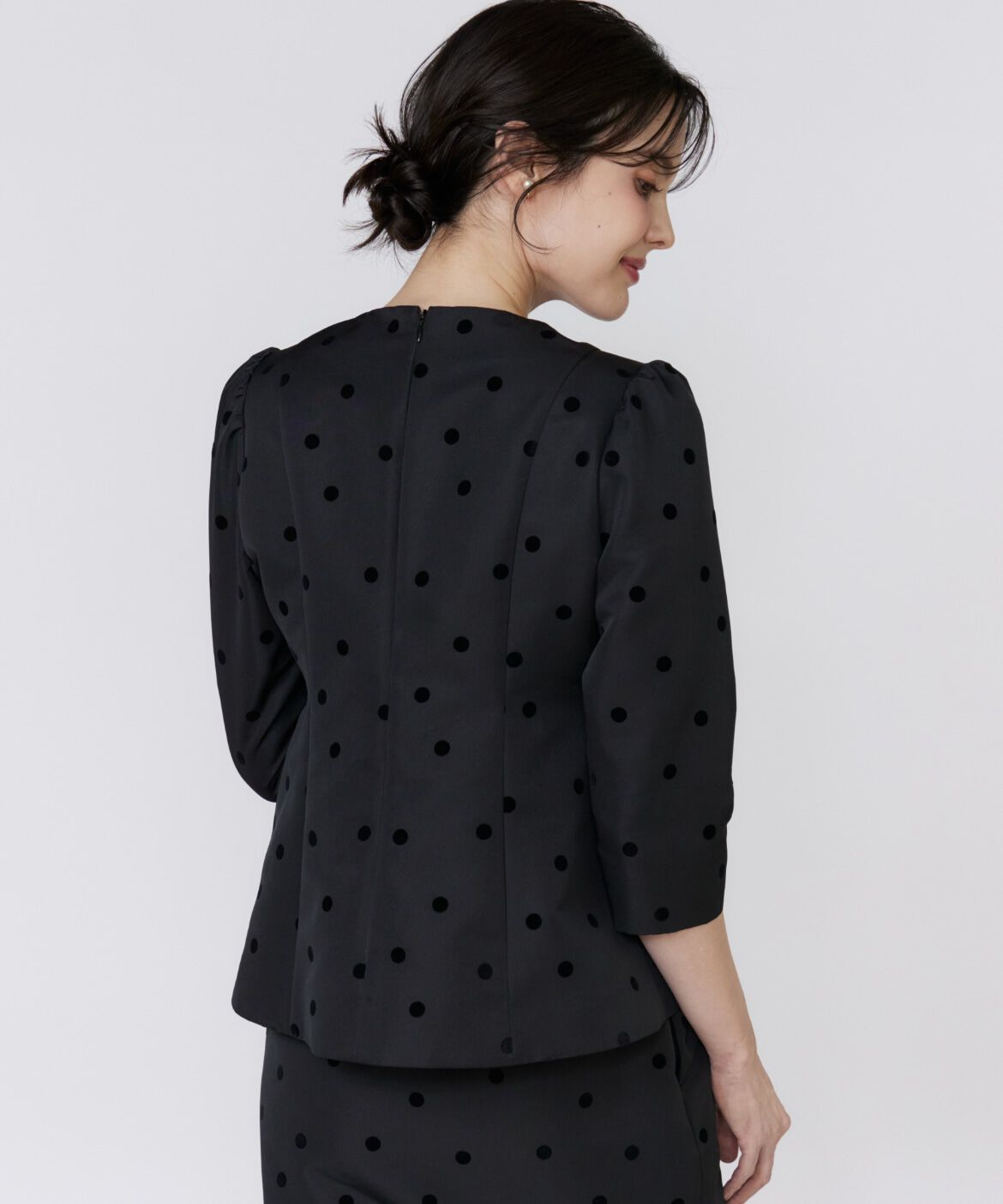 Maglie le cassetto「《M Maglie le cassetto》ドットフロッキーシアー付け衿ブラウス」|シャツ・ブラウス|