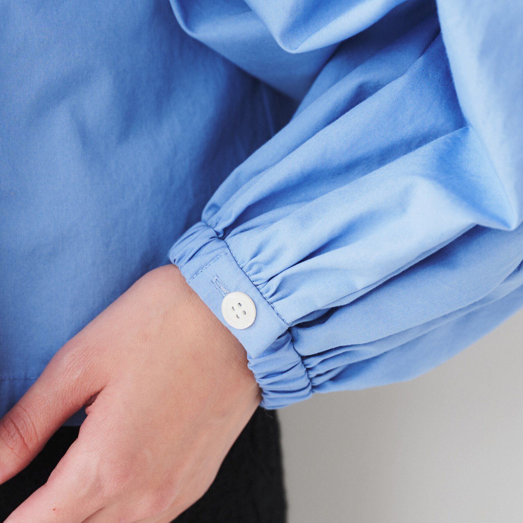 UNTITLED「【体型カバー】タイプライター ボリュームスリーブシャツ」|シャツ・ブラウス|