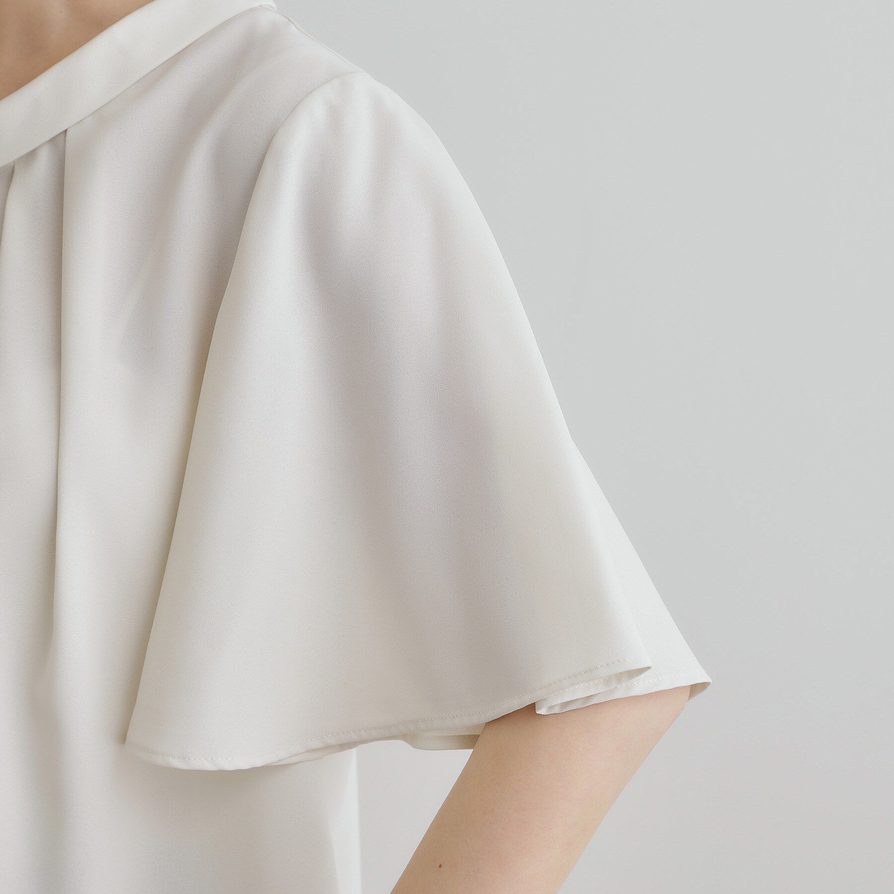 grove「【華やか】パール調ピン付きボウタイブラウス」|シャツ・ブラウス|