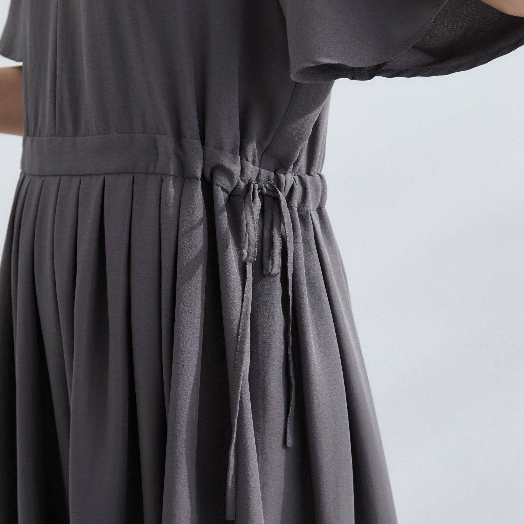 grove「【晴れの日も雨の日も】撥水エアリーフレアスリーブワンピース」|ワンピース|