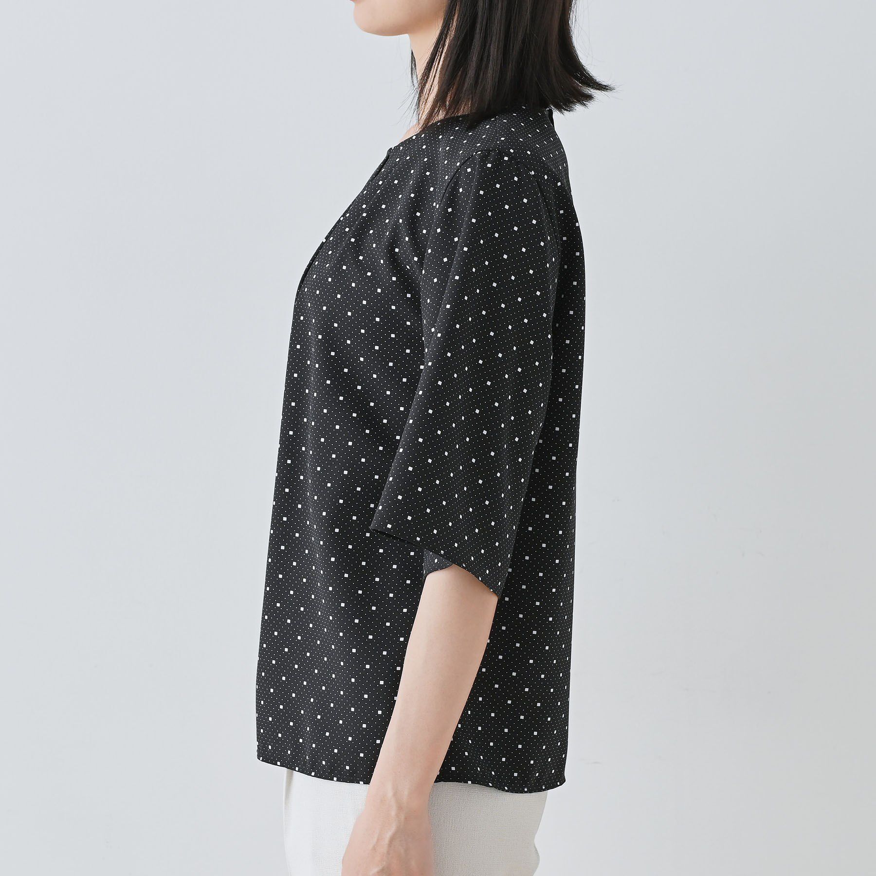 INDIVI「【通勤／きれいめ】柄タックブラウス」|シャツ・ブラウス|