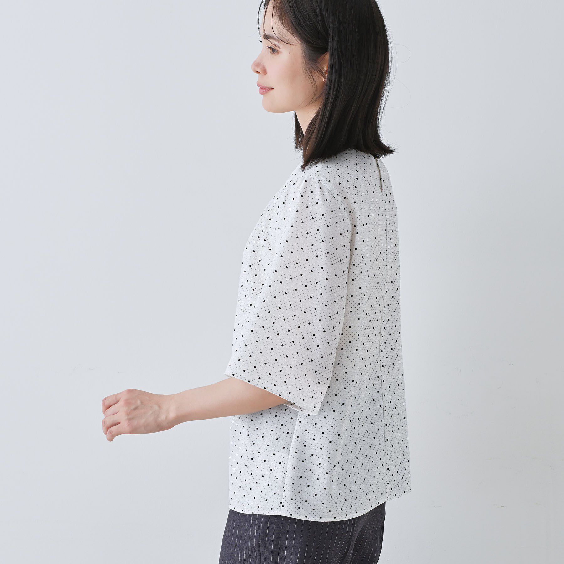 INDIVI「【通勤／きれいめ】柄タックブラウス」|シャツ・ブラウス|