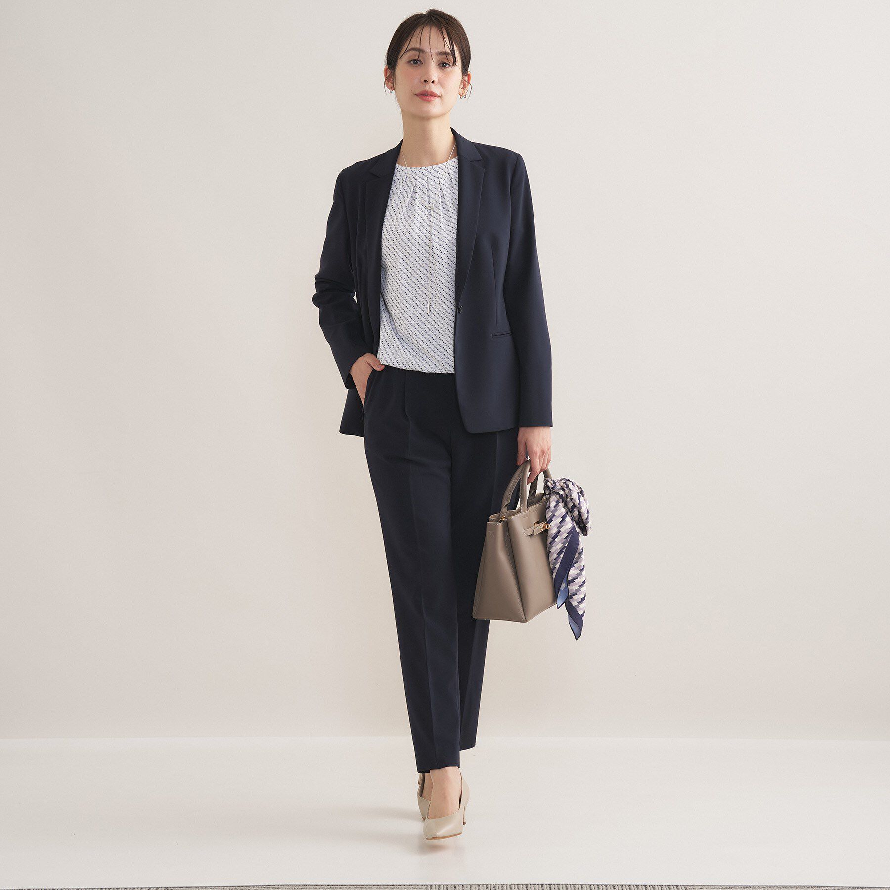 INDIVI「【通勤スーツ／洗える】ストレッチタックテーパードパンツ」|スーツ|