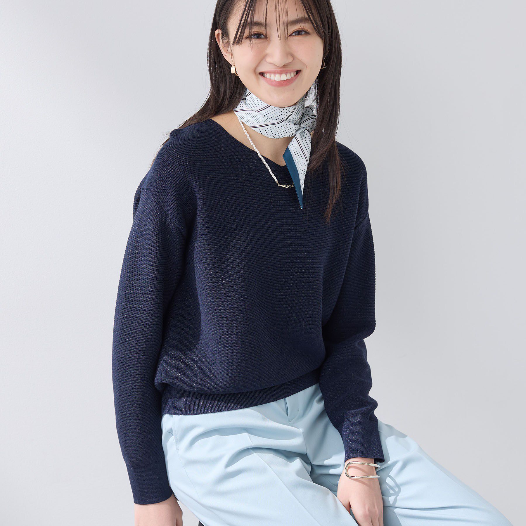 INDIVI「【洗える／軽量】きらめきVネックニット」|ニット・セーター|ネイビー(094)