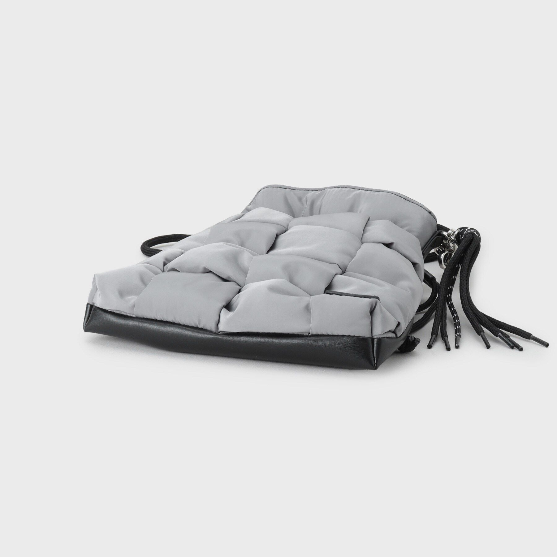 tk.TAKEO KIKUCHI「ADAMPATEK 別注 パテッドイントレ巾着ショルダーバッグ」|ショルダー・メッセンジャー|