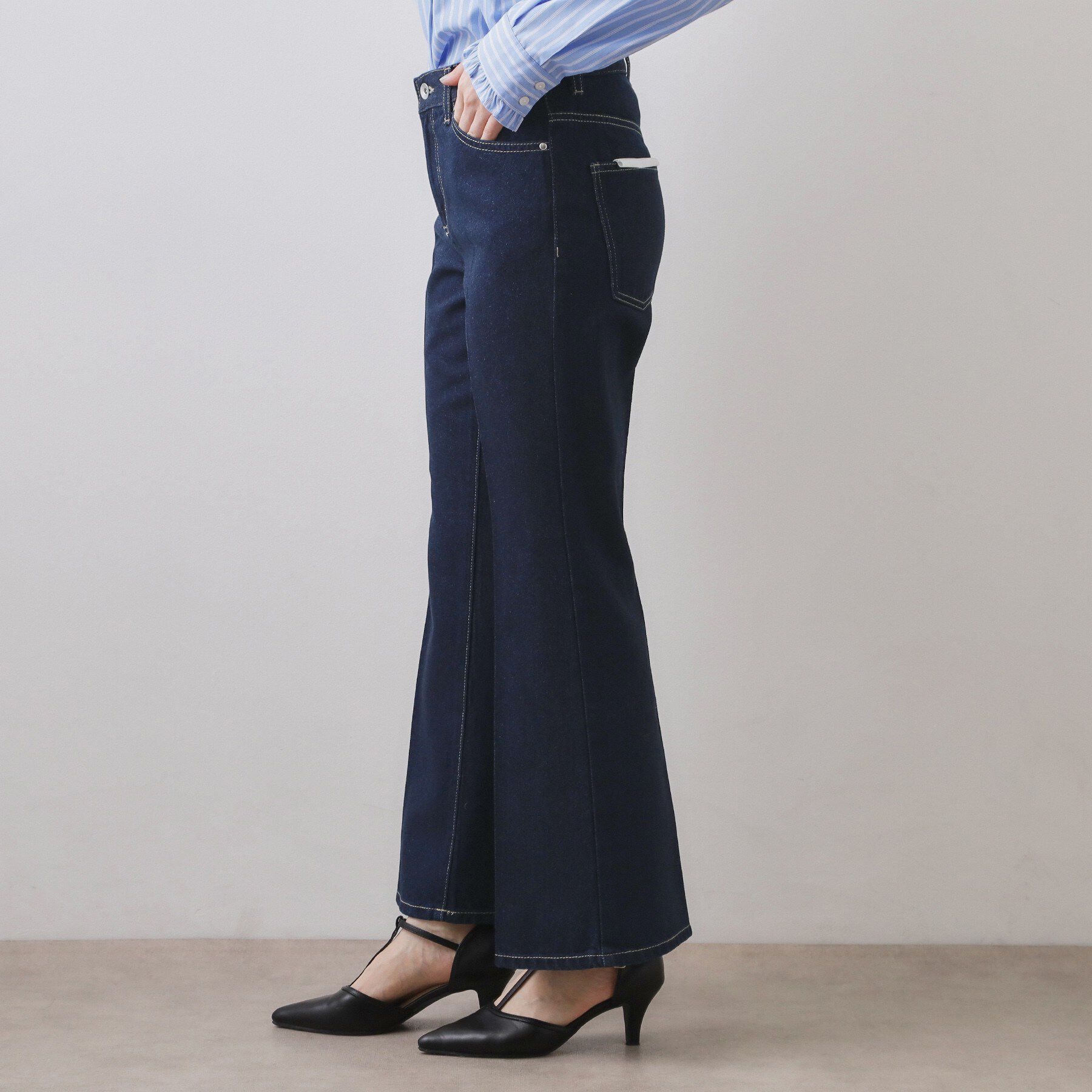 index「セルロース混フレアデニムパンツ【洗濯機OK】」|デニム|