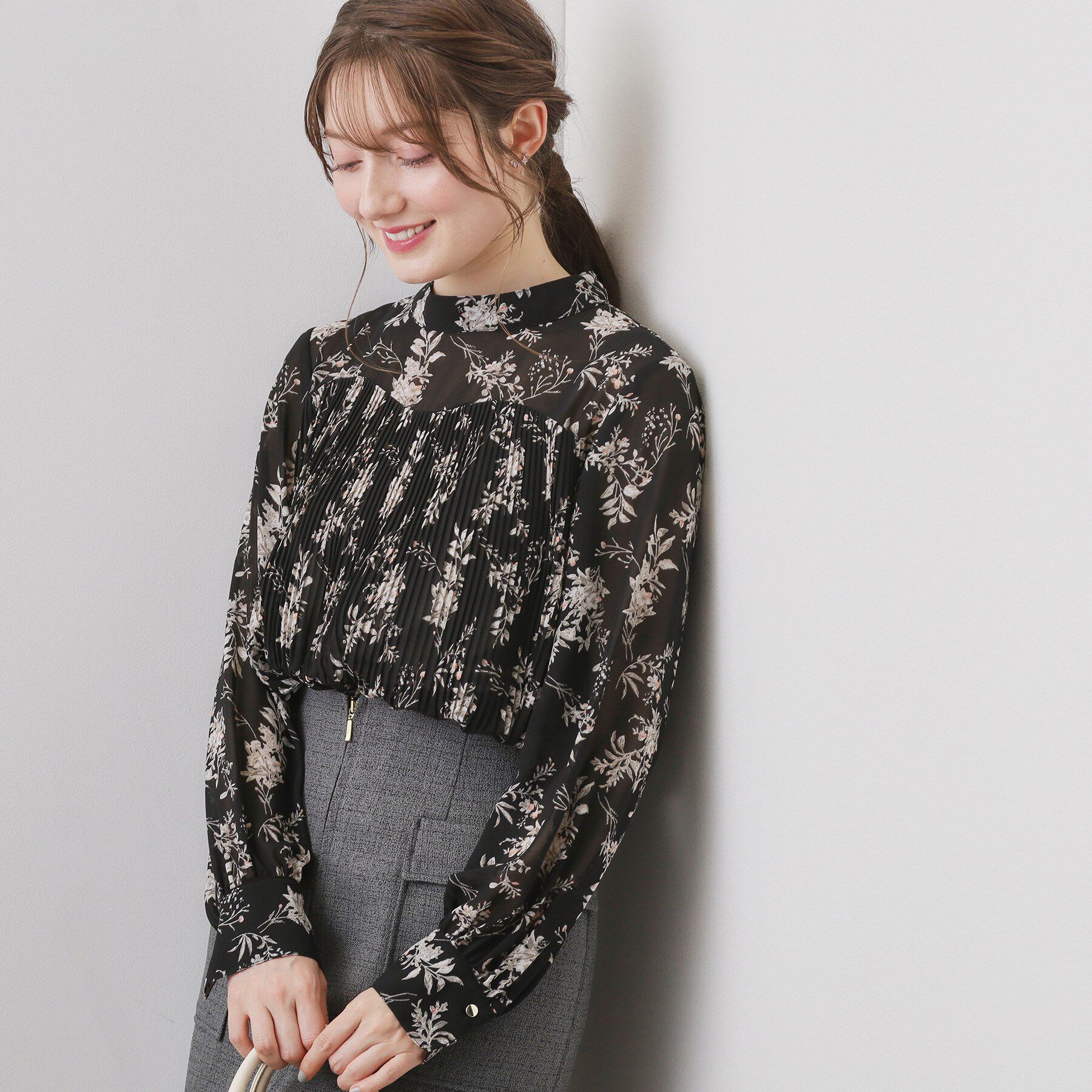 index「エアリープリーツスタンドカラーブラウス【洗濯機OK/イージーアイロン/防シワ】《5col》」|シャツ・ブラウス|ブラック(119)