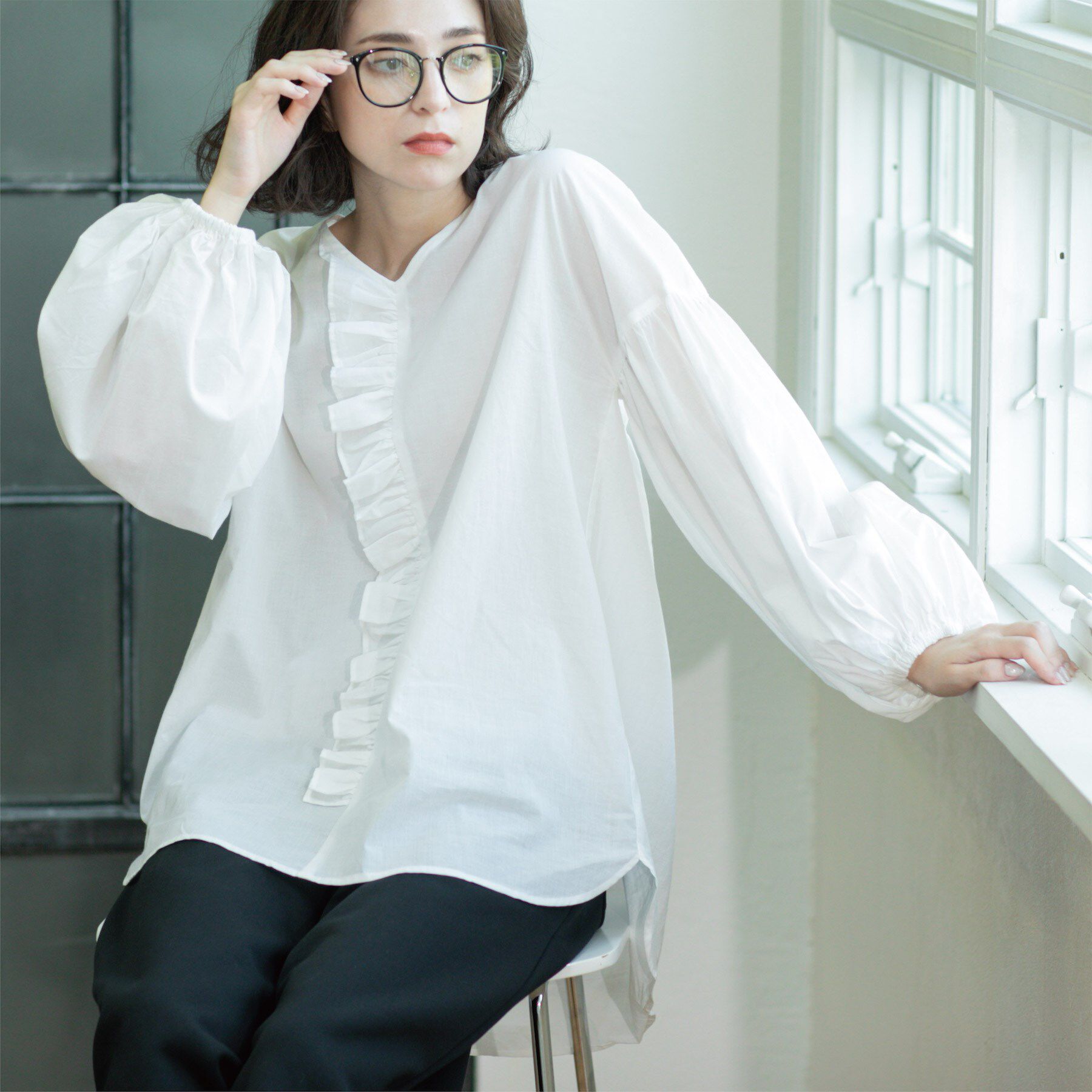 OPAQUE.CLIP「Vネックアシメフリルブラウス【洗濯機洗い可】」|シャツ・ブラウス|