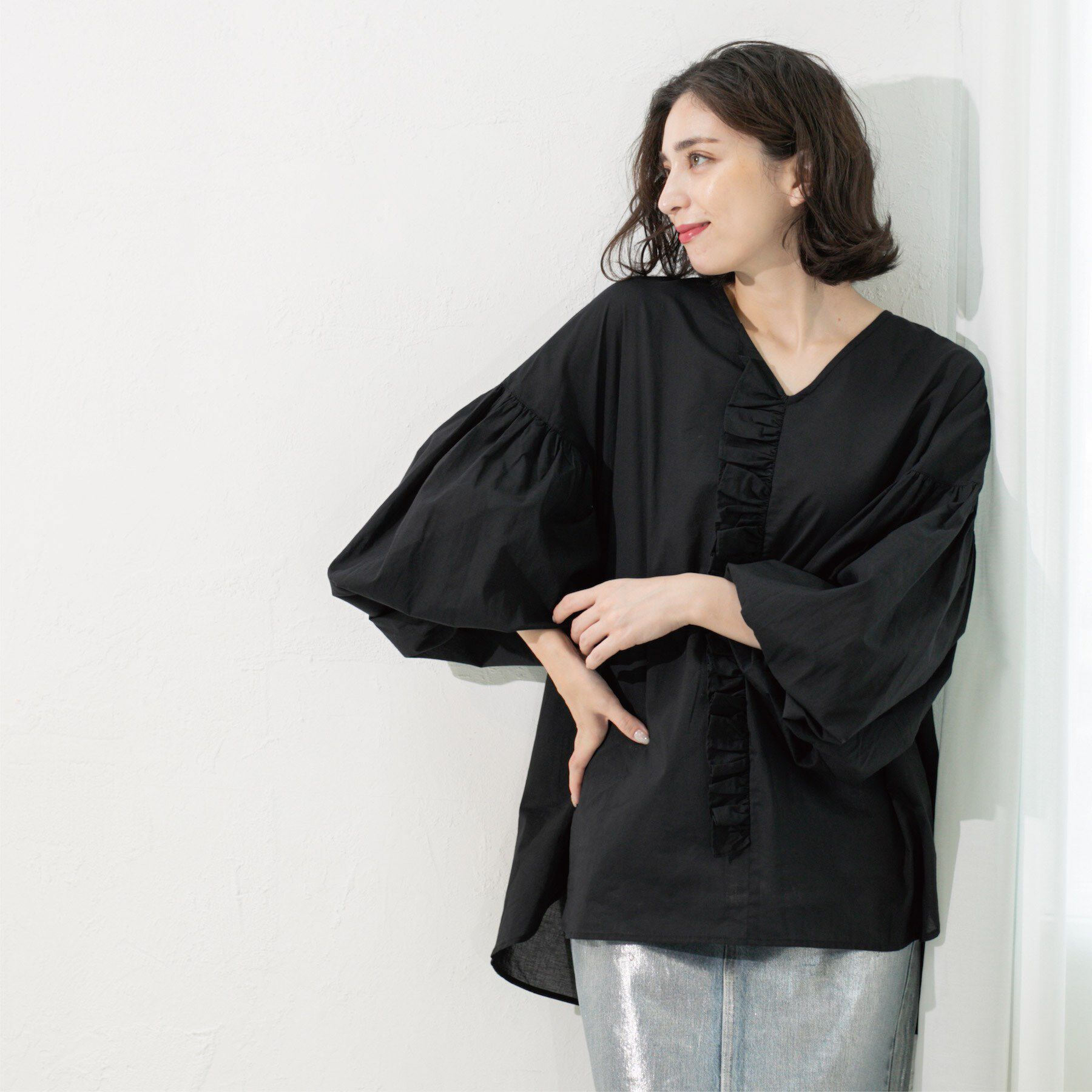 OPAQUE.CLIP「Vネックアシメフリルブラウス【洗濯機洗い可】」|シャツ・ブラウス|