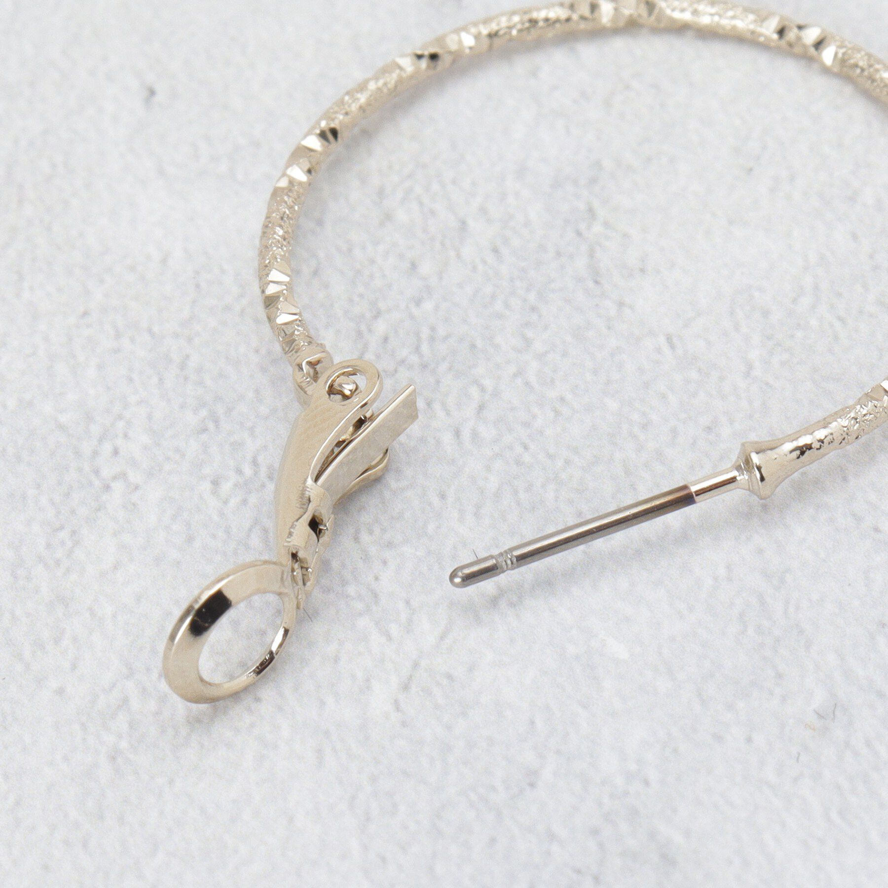 OPAQUE.CLIP「表面デザイン フープピアス」|ピアス|