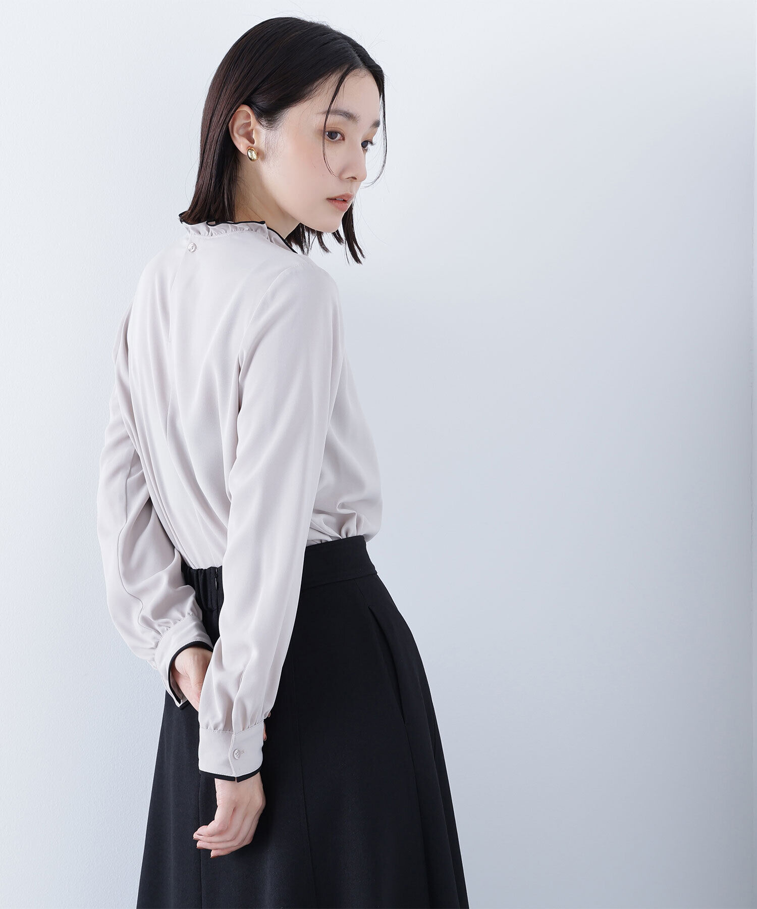  「バイカラーフリルネックブラウス」|シャツ・ブラウス|