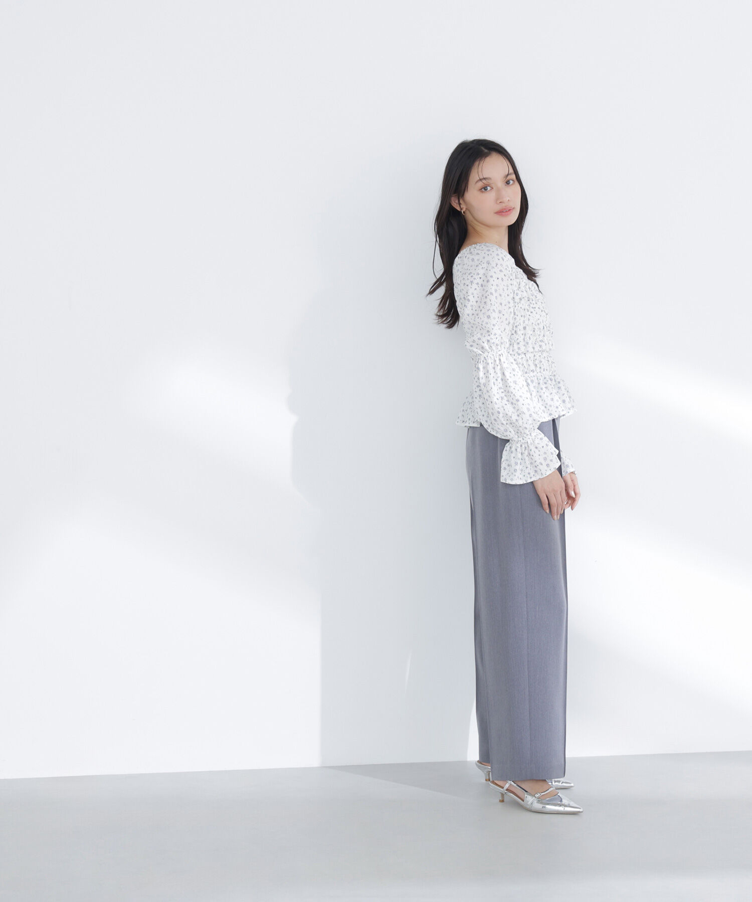  「ミニフラワーシャーリングブラウス」|シャツ・ブラウス|