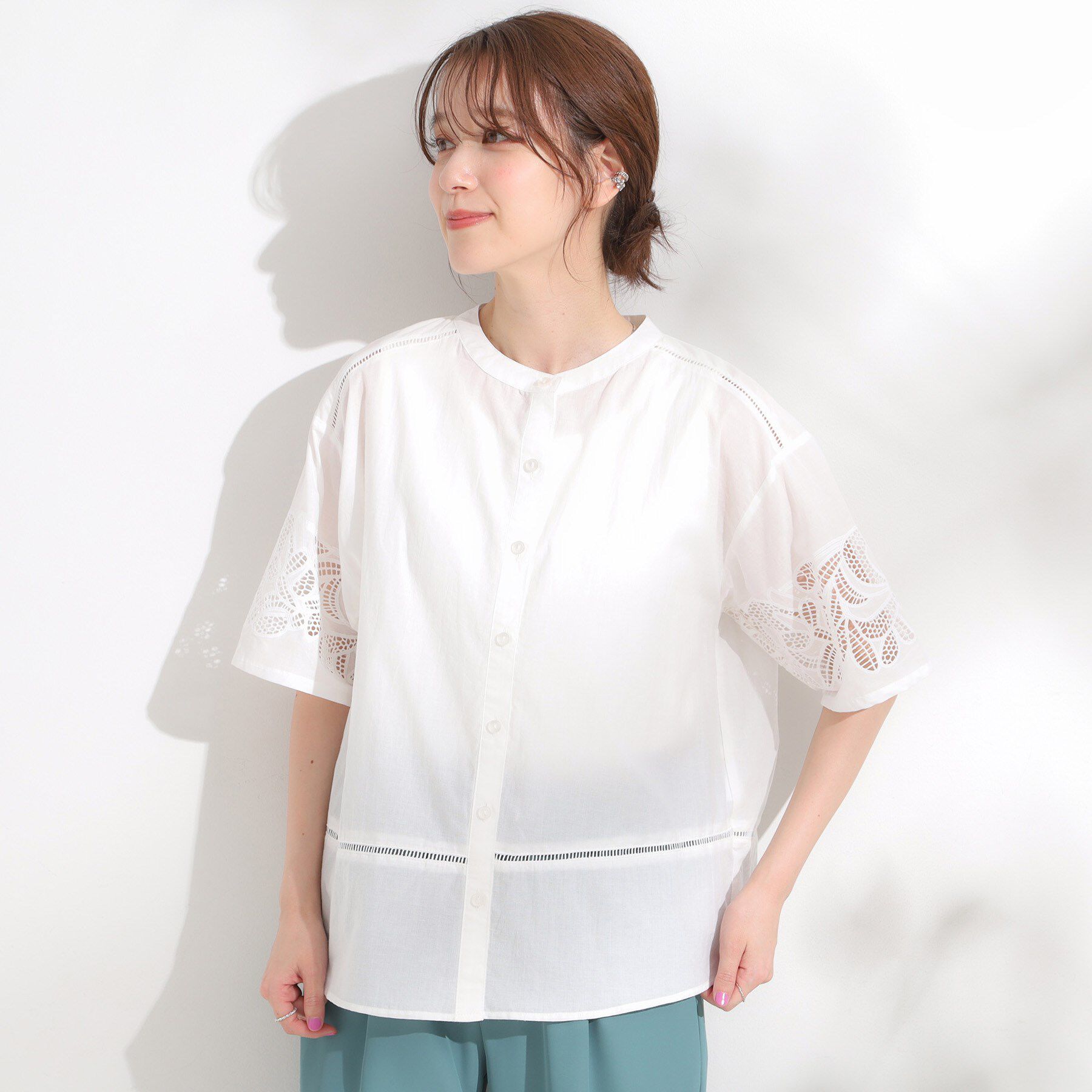 SHOO･LA･RUE「【S-LL/6分袖】レースデザインで華やか見え お袖刺繍ブラウス」|シャツ・ブラウス|